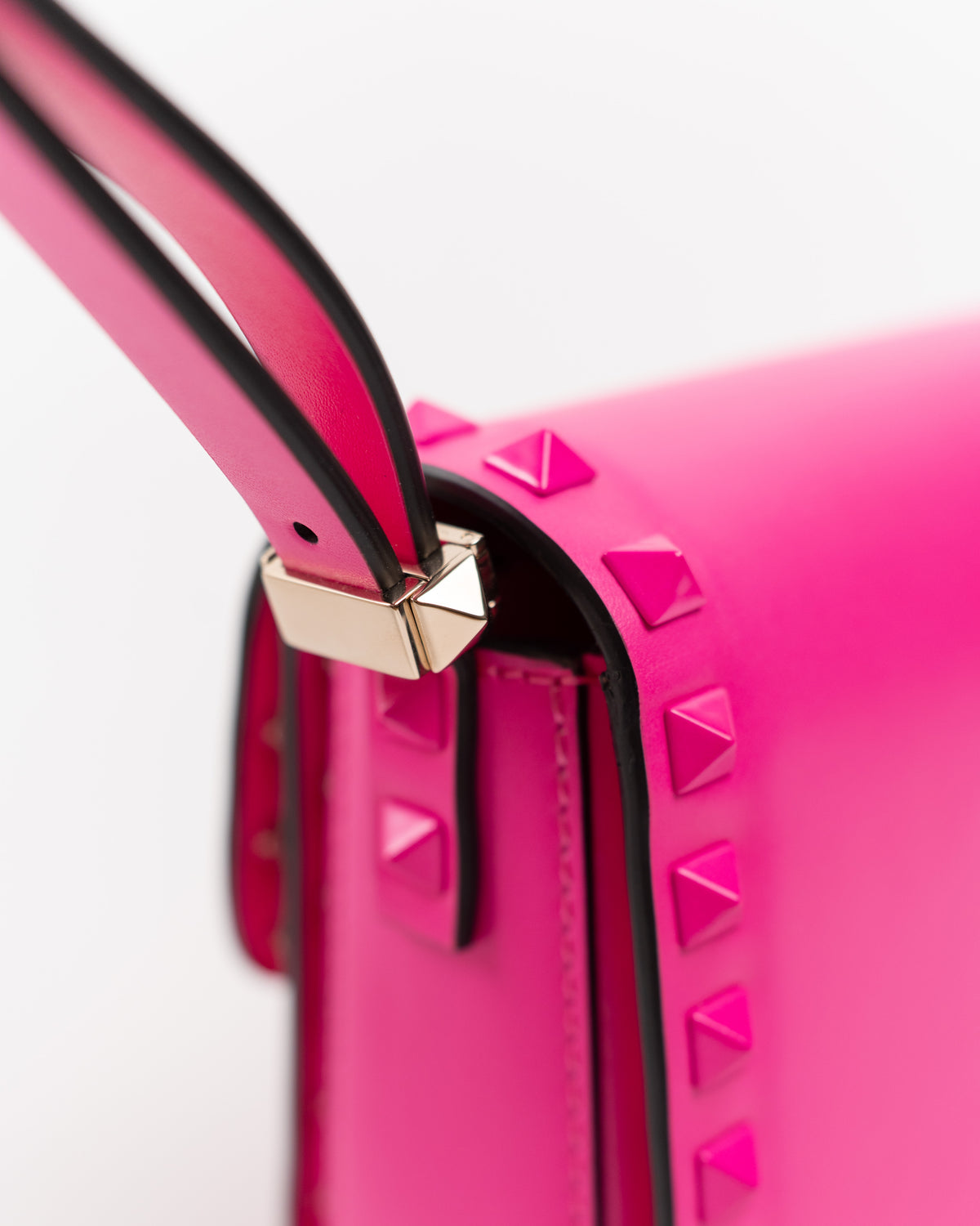 Valentino Garavani Borsa Rockstud23 Small Pelle Rosa Fucsia borsa usata autentica - Aurea Luxury Lab