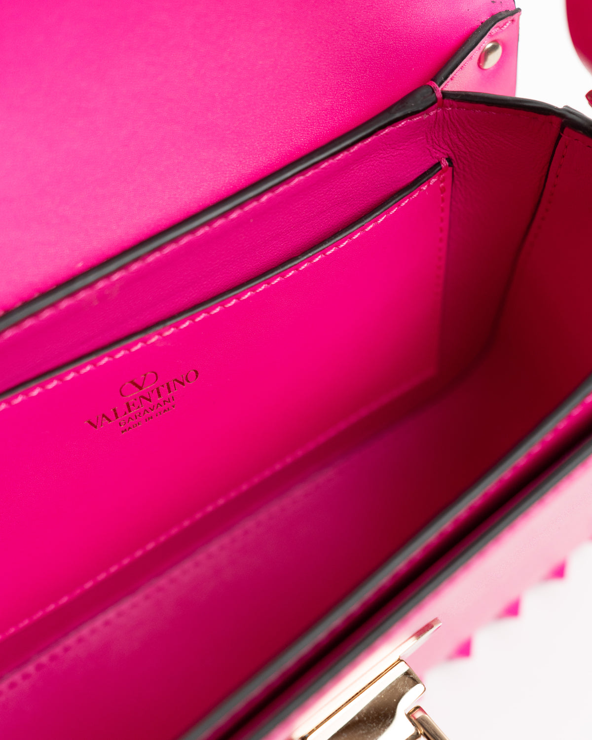 Valentino Garavani Borsa Rockstud23 Small Pelle Rosa Fucsia interno usata autentica - Aurea Luxury Lab
