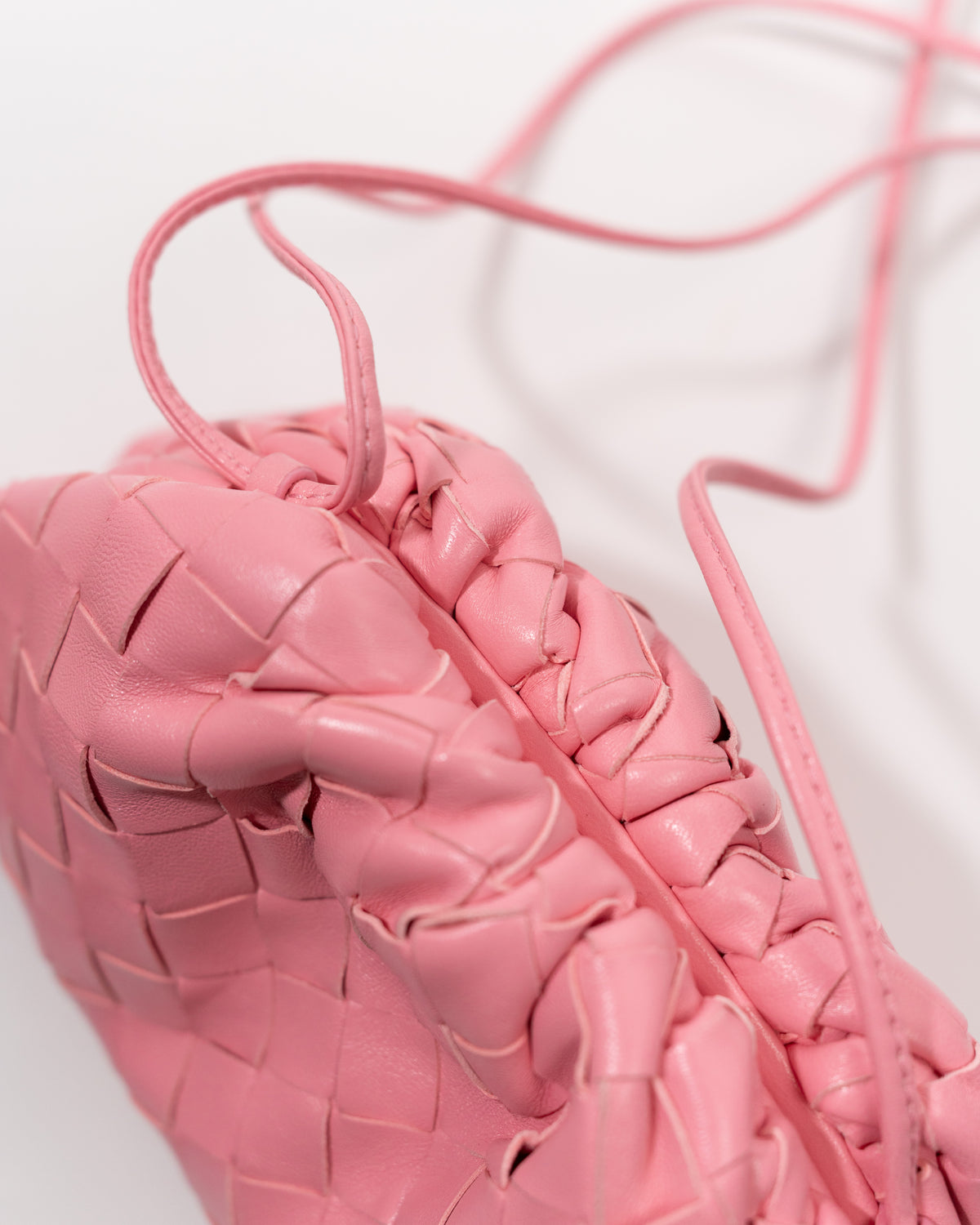 Bottega Veneta Borsa Mini Pouch Pelle Intrecciato Rosa second hand luxury - Aurea Luxury Lab