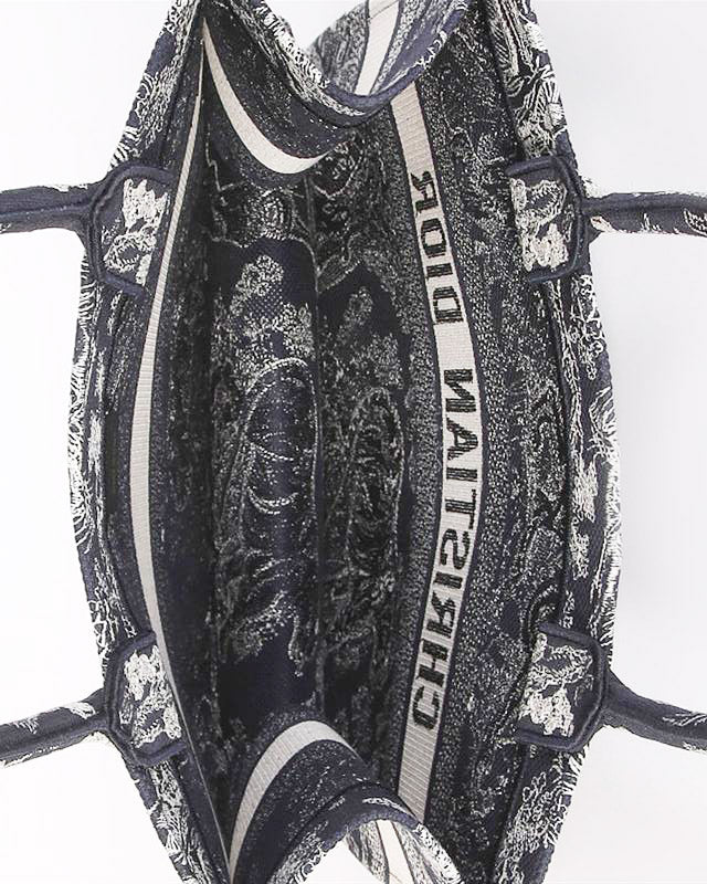 Dior Borsa Tote Book Medium Embroidered Blue Ecru - Usato Autentico