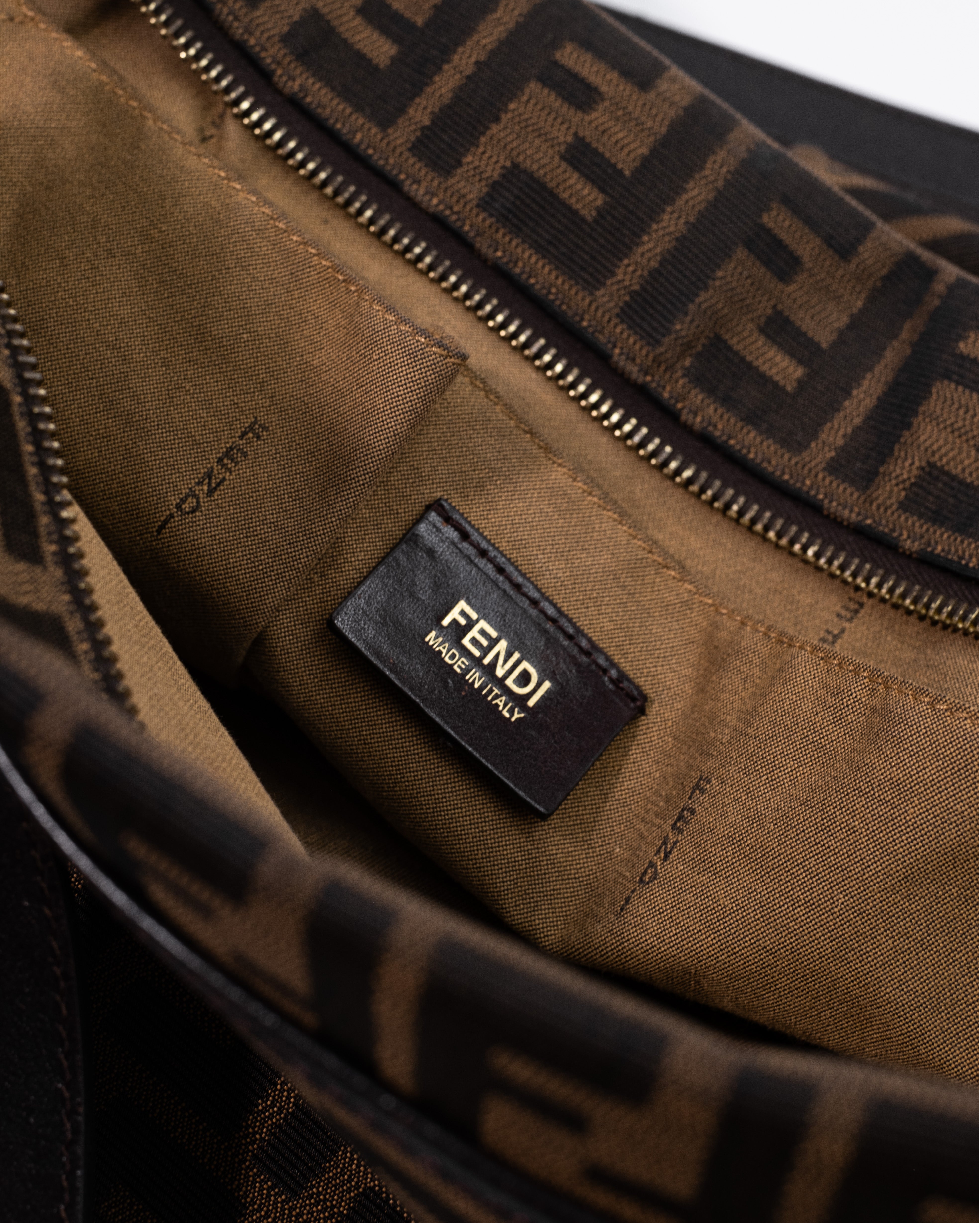 Fendi Borsa Chef Tessuto Zucca Marrone preloved luxury certificata - Aurea Luxury Lab