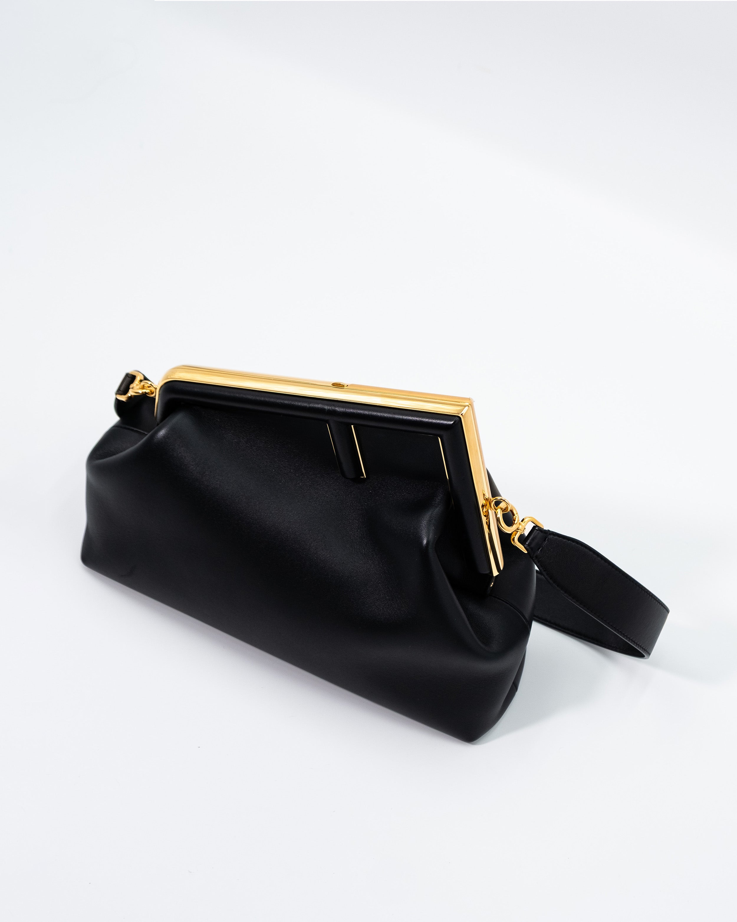 Fendi Borsa First Medium Nappa Nera preloved luxury certificata - Aurea Luxury Lab