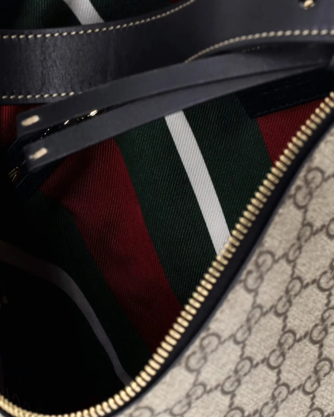 Gucci Borsa Emblem GG Coated Canvas Con Tracolla