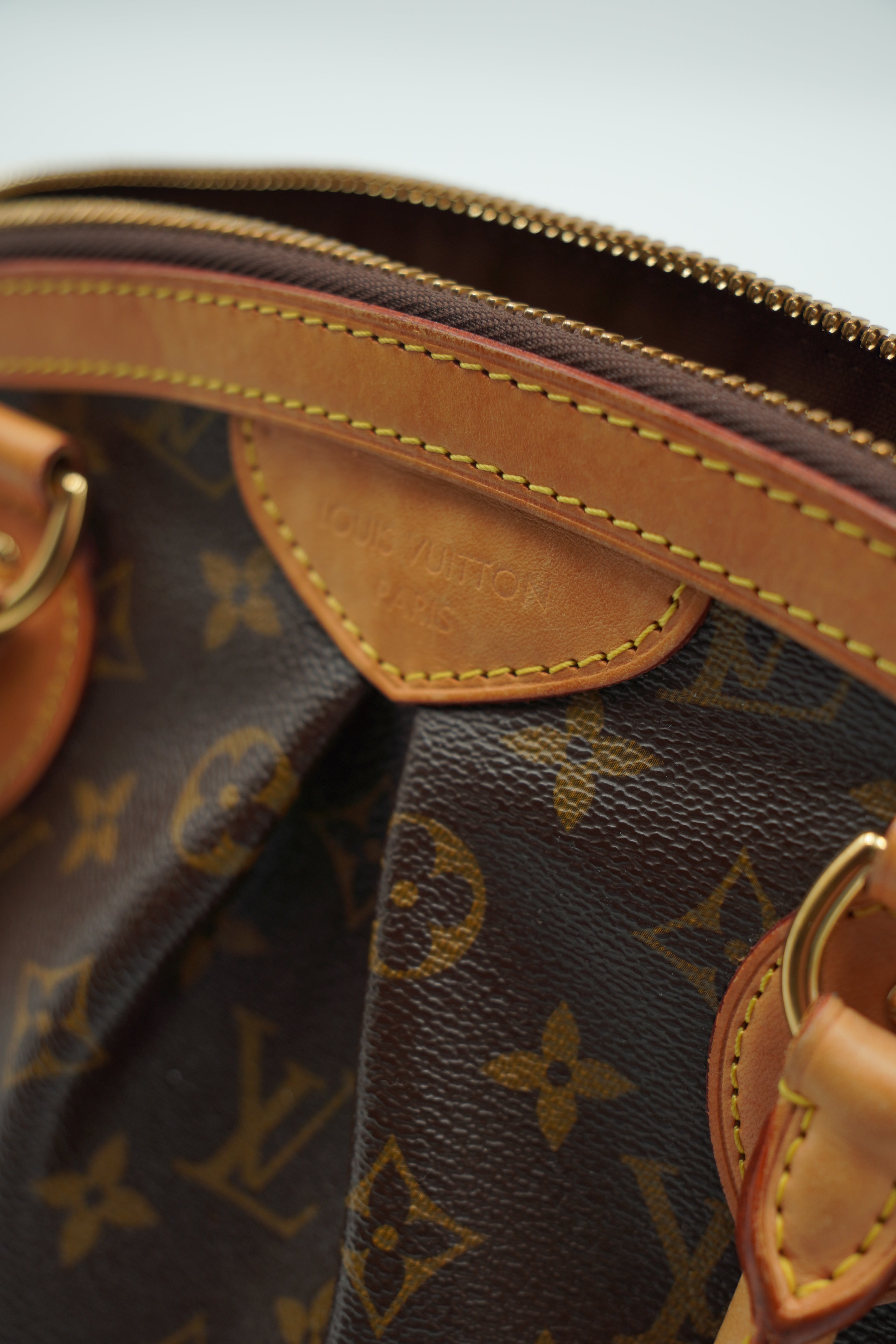 Louis Vuitton Tivoli Monogram Borsa - Aurea Luxury Lab