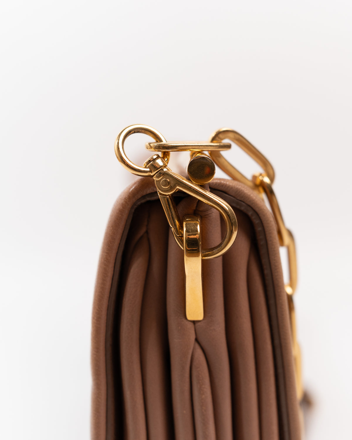 Miu Miu Borsa a Spalla con Catena Pelle Cipria second hand luxury - Aurea Luxury Lab