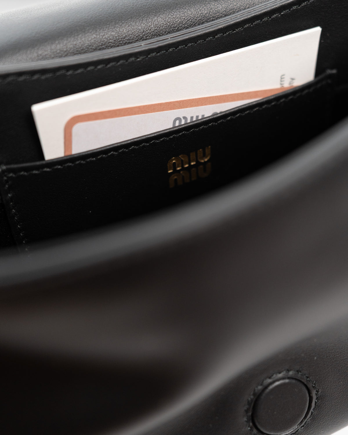 Miu Miu Borsa Pouch Pelle Nera usata autentica - Aurea Luxury Lab