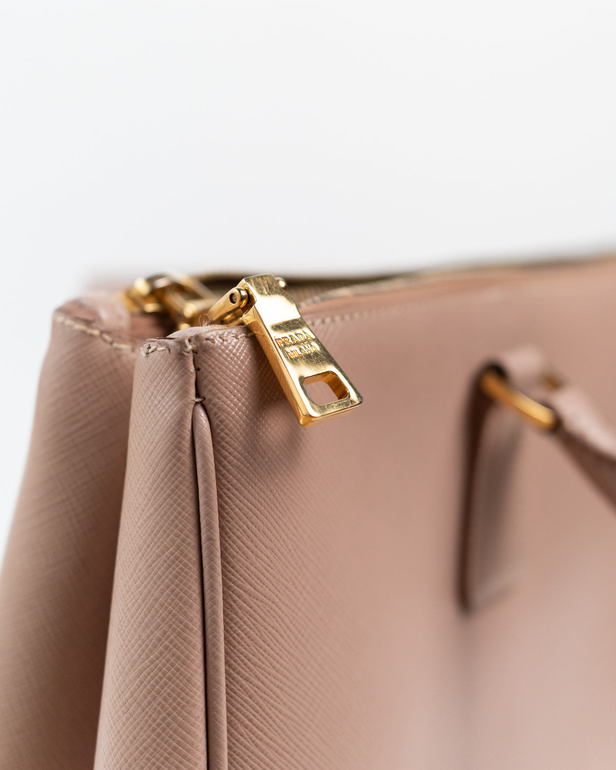 Prada Borsa Galleria Grande Pelle Saffiano Rosa second hand luxury - Aurea Luxury Lab