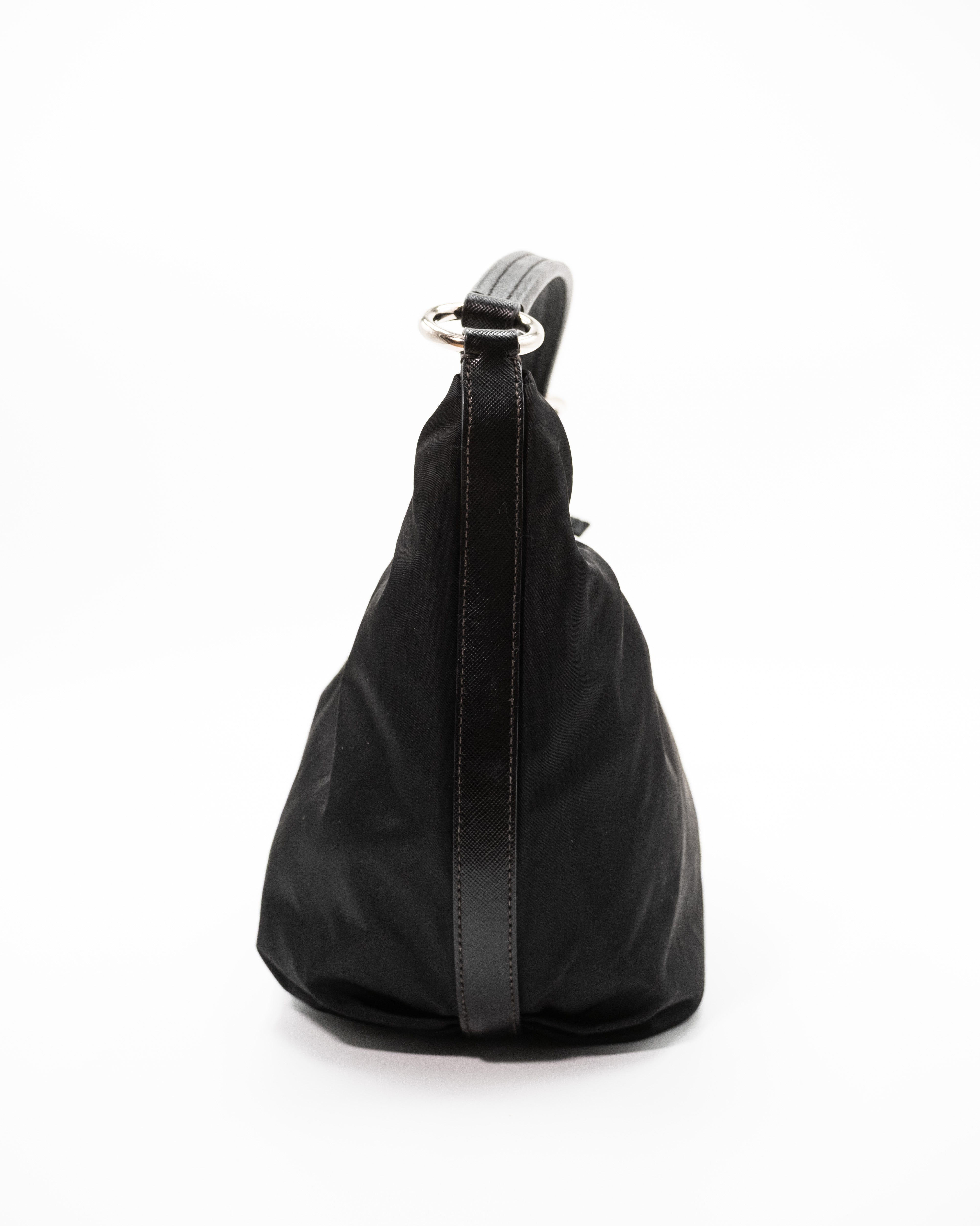 Prada Borsa Hobo Passpartout Nylon Nera pre-owned autentica - Aurea Luxury Lab