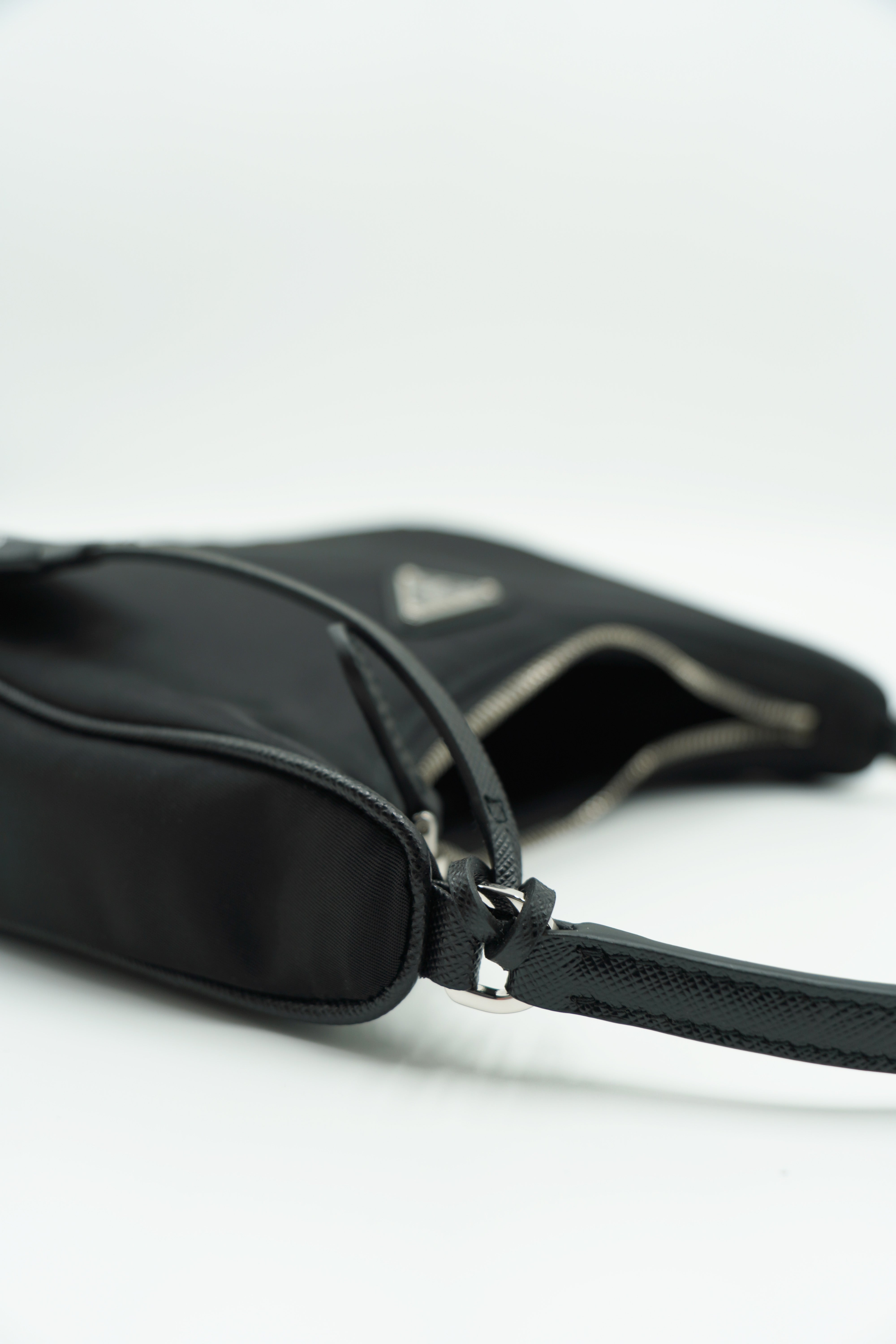 Prada Borsa Mini Re-Edition 2005 Nylon Nera usata autentica - Aurea Luxury Lab