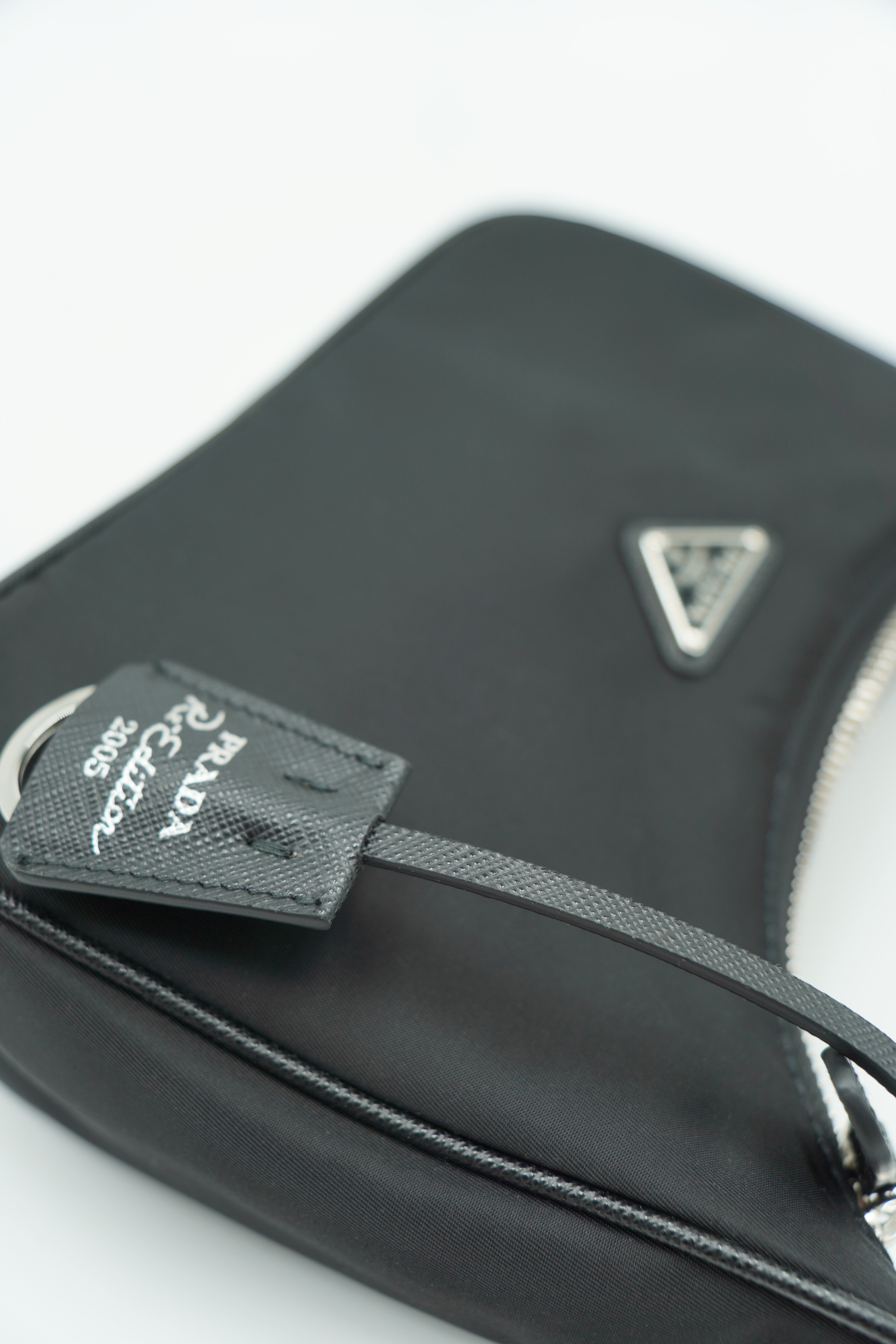 Prada Borsa Mini Re-Edition 2005 Nylon Nera usata autentica - Aurea Luxury Lab