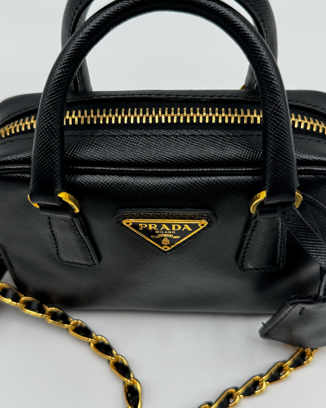 Bolso Prada Mini Galleria en piel saffiano negra