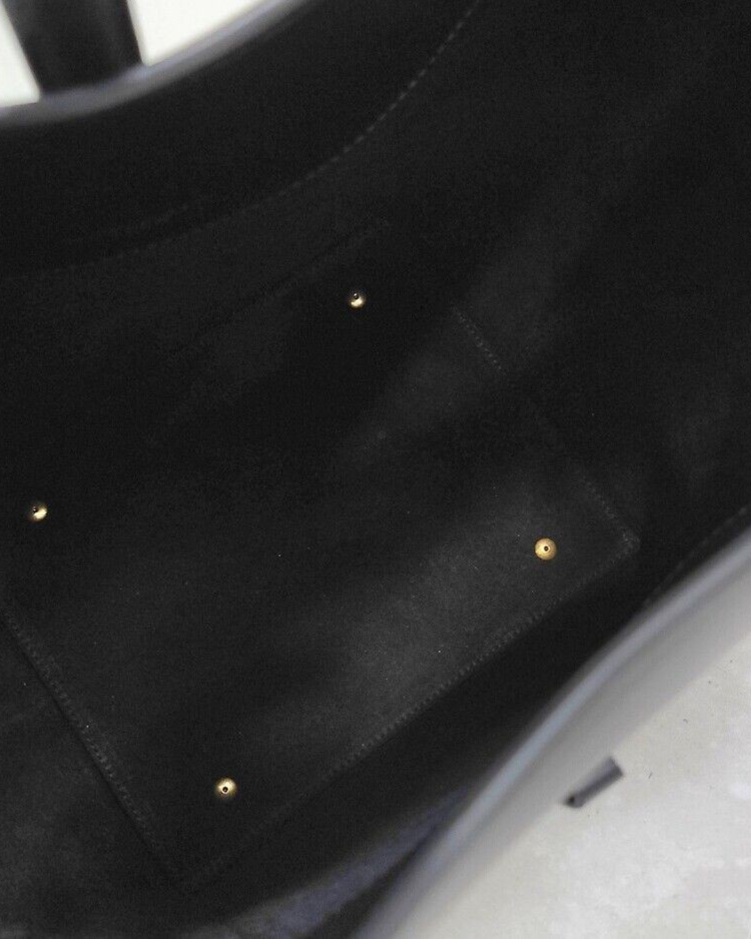 Saint Laurent Borsa Secchiello Le 37 Small Cassandre Pelle Nero