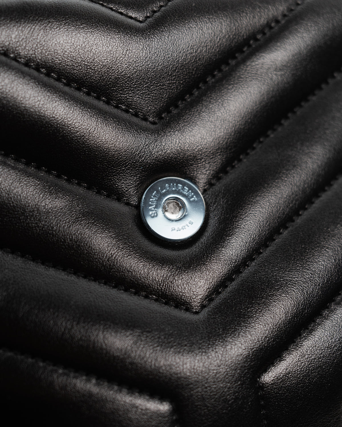 Saint Laurent Borsa Loulou Small Pelle Trapuntata Nera second hand luxury - Aurea Luxury Lab
