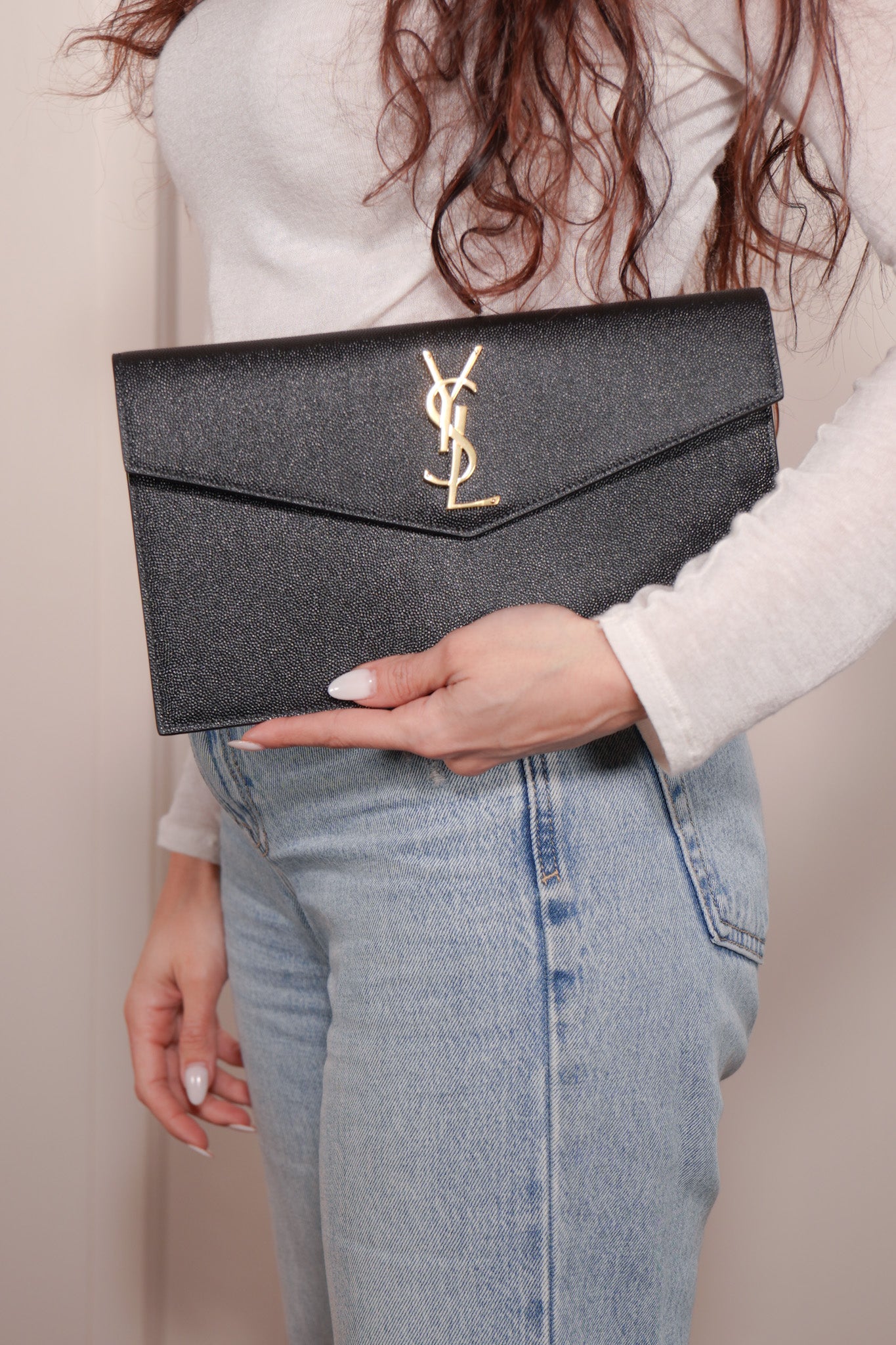 Saint Laurent Pochette Uptown Pelle Groffata Nera second hand certificata Entrupy - Aurea Luxury Lab