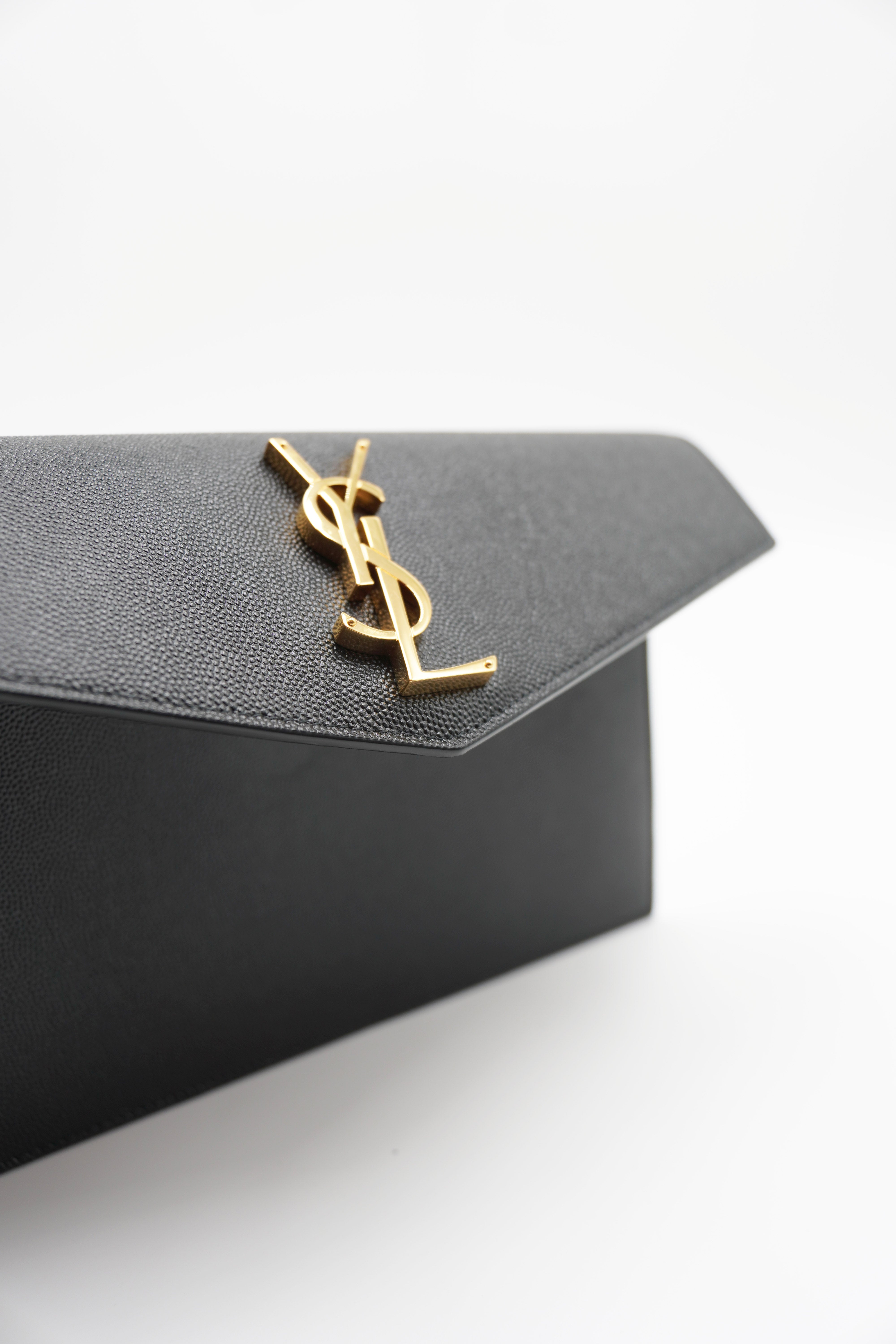 Saint Laurent Pochette Uptown Pelle Groffata Nera usata come nuova certificata - Aurea Luxury Lab