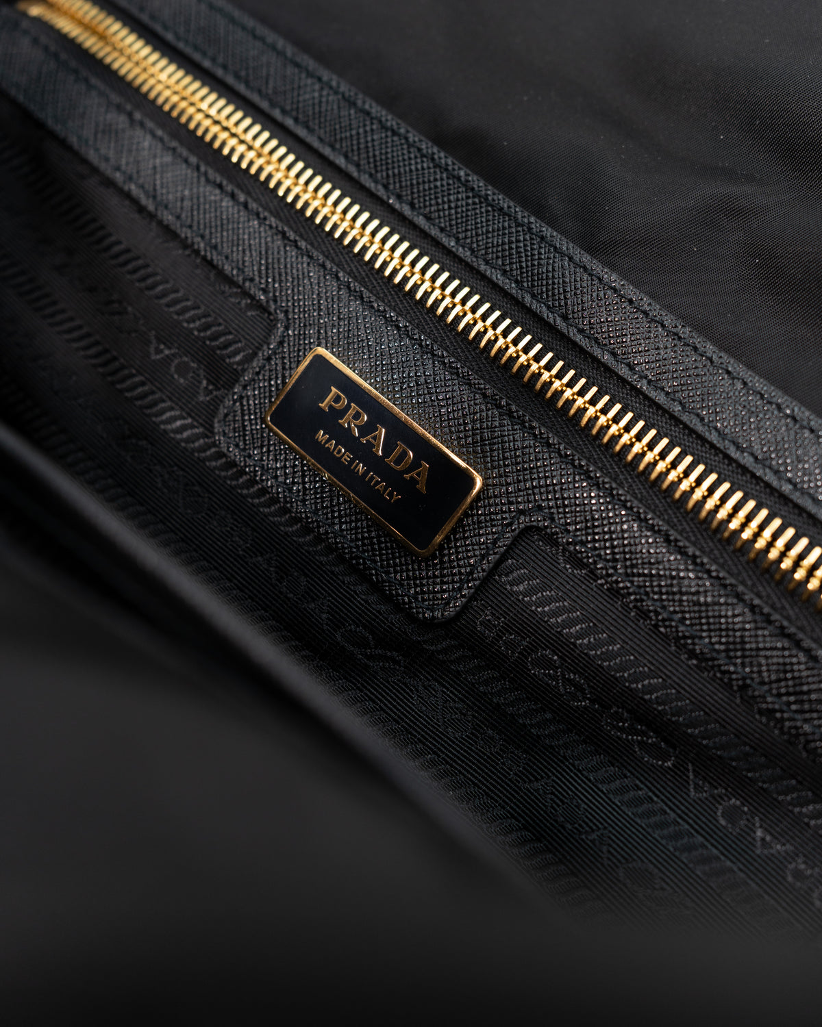 Prada Borsa Tote Re-Edition 1978 Large Re-Nylon Nera second hand certificata - Aurea Luxury Lab