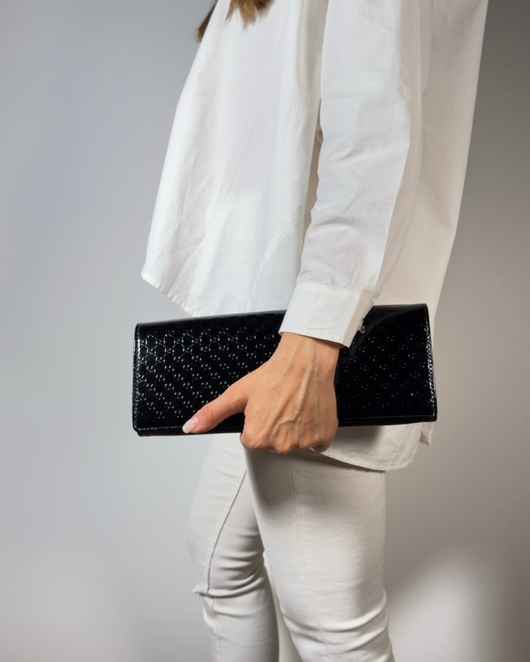 Gucci Bolso Broadway Clutch en Charol Microguccissima Negro — Pre-owned Auténtica
