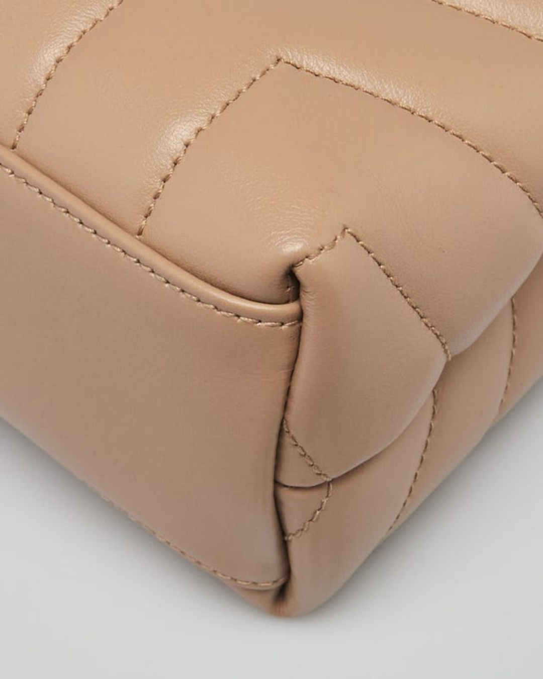 Saint Laurent Borsa Loulou Small Pelle Beige — Pre-owned Autentica
