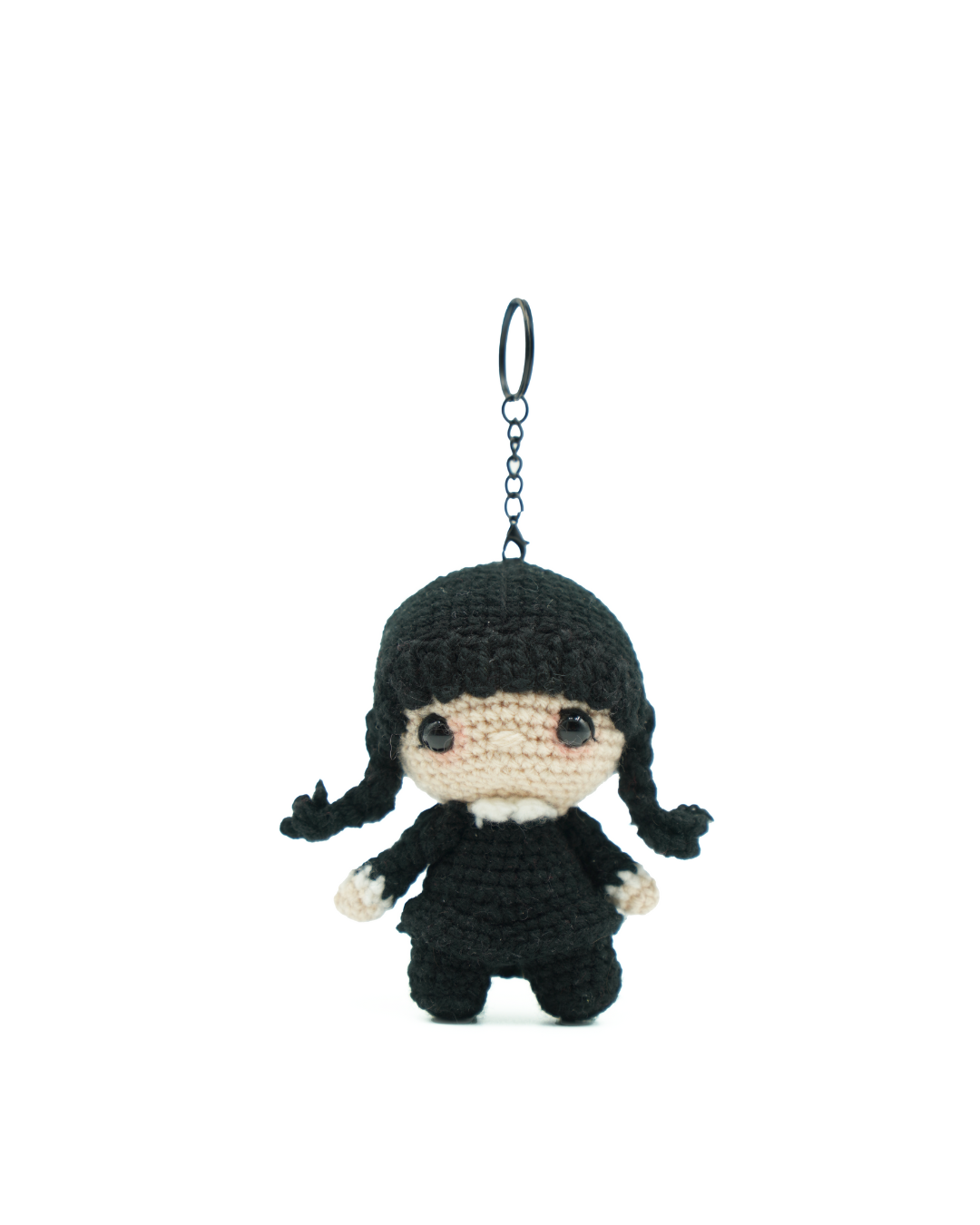 Dije de ganchillo de Wednesday Addams