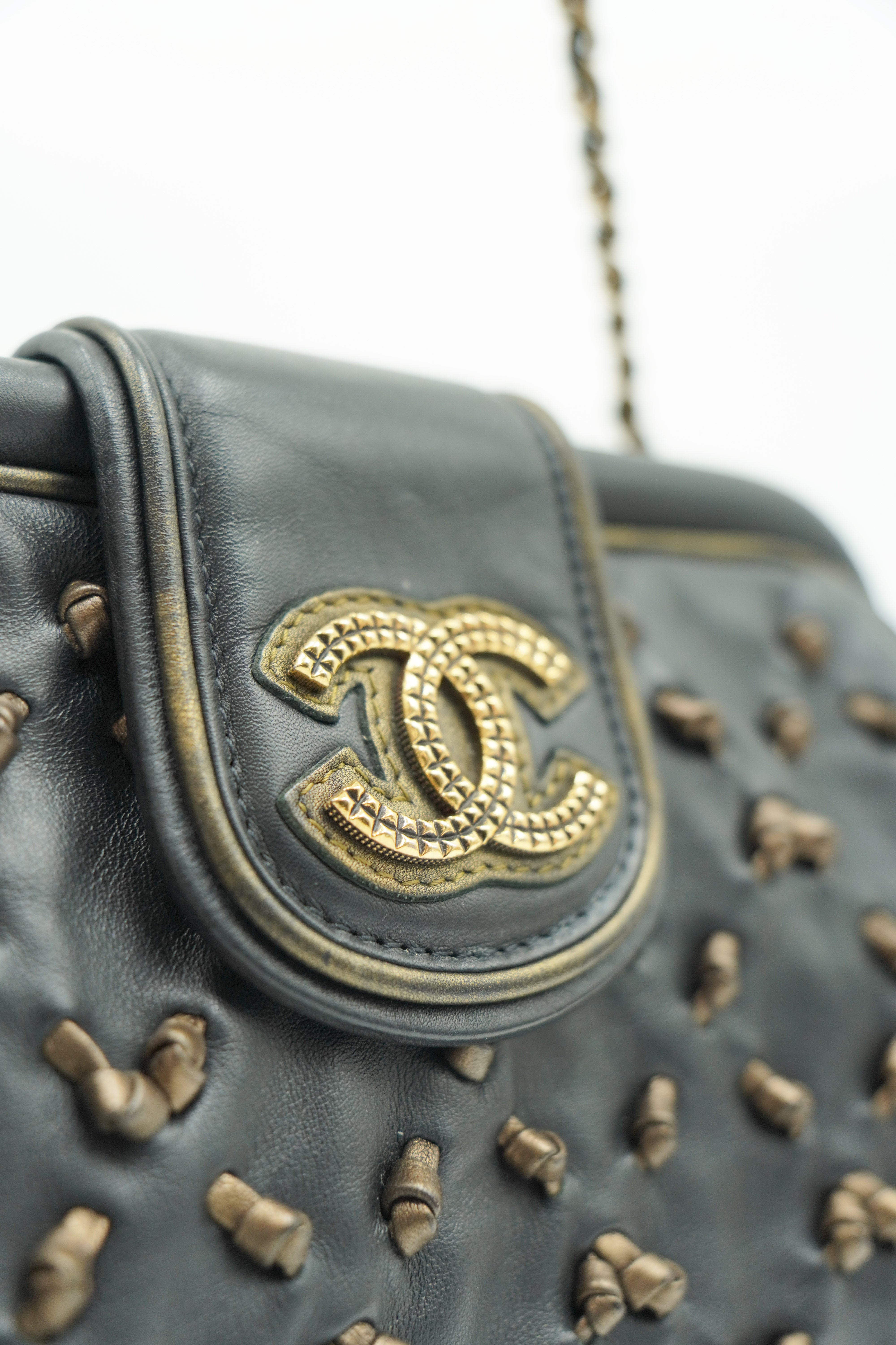 Chanel Borsa Clutch In Pelle Devorè Broccato Nera usata autentica - Aurea Luxury Lab