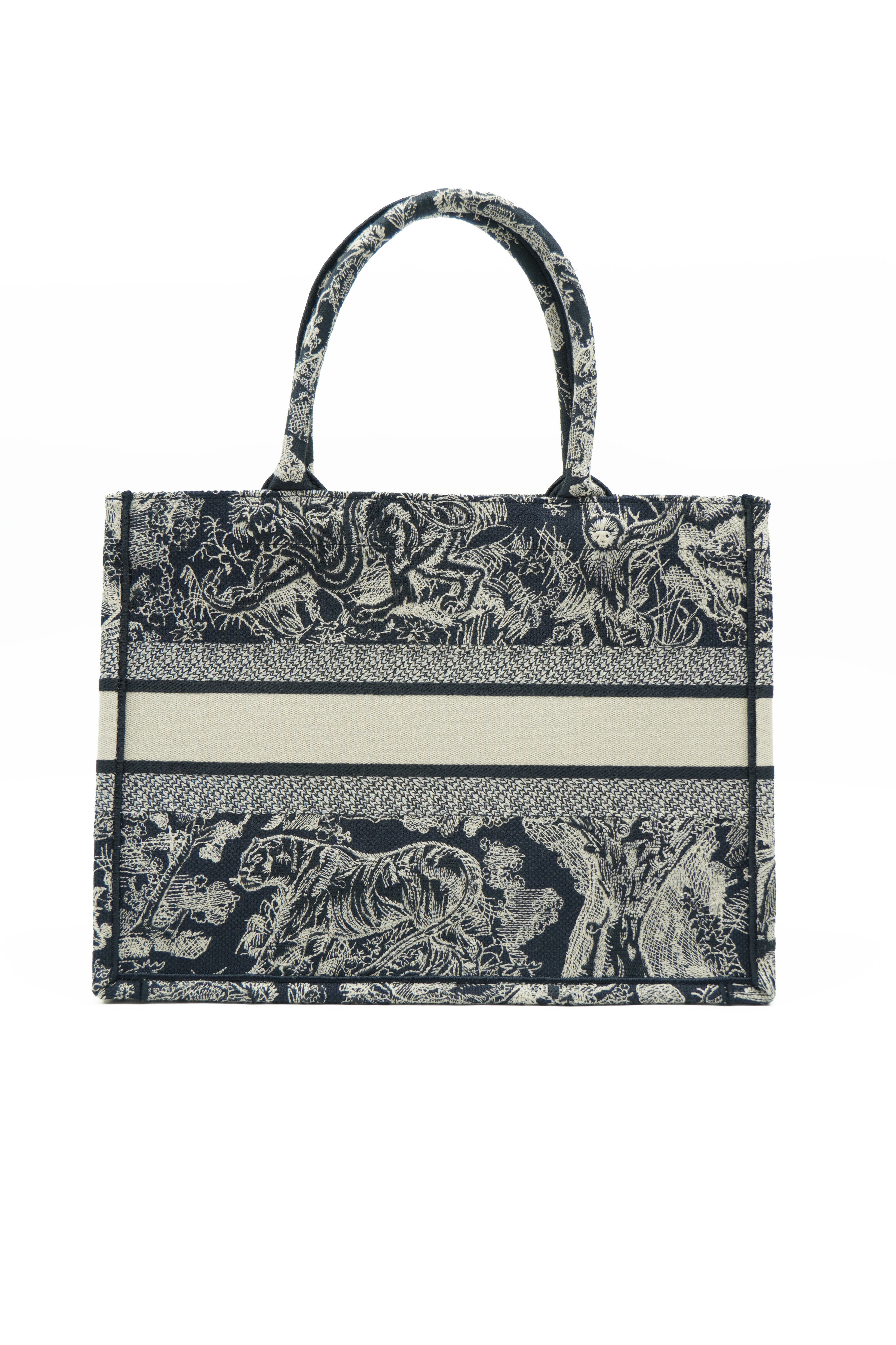 Dior Book Tote Bag Medium Embroidered Blue Ecru - Pre-owned Authentic
