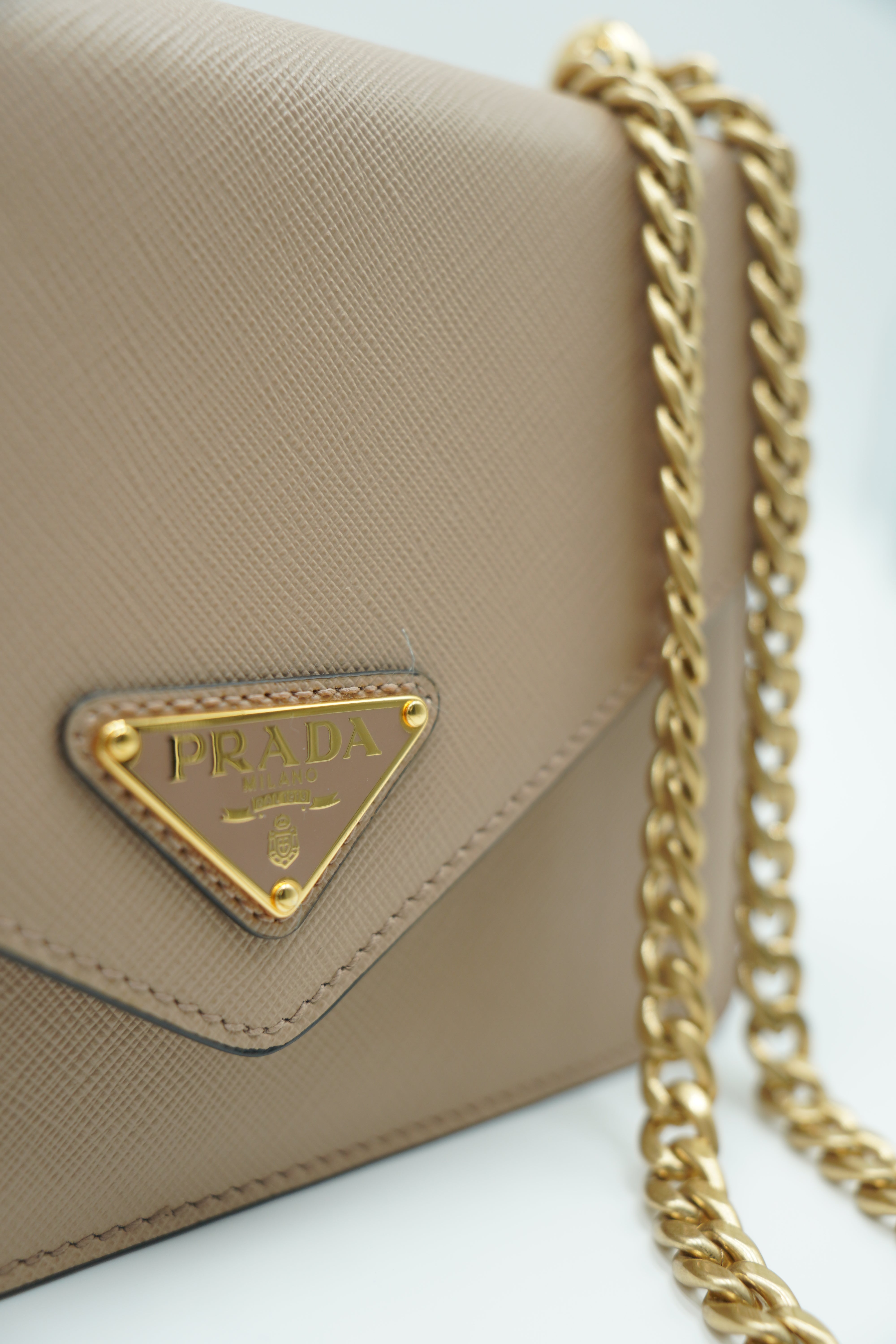 Prada Borsa Tracolla In Saffiano Beige