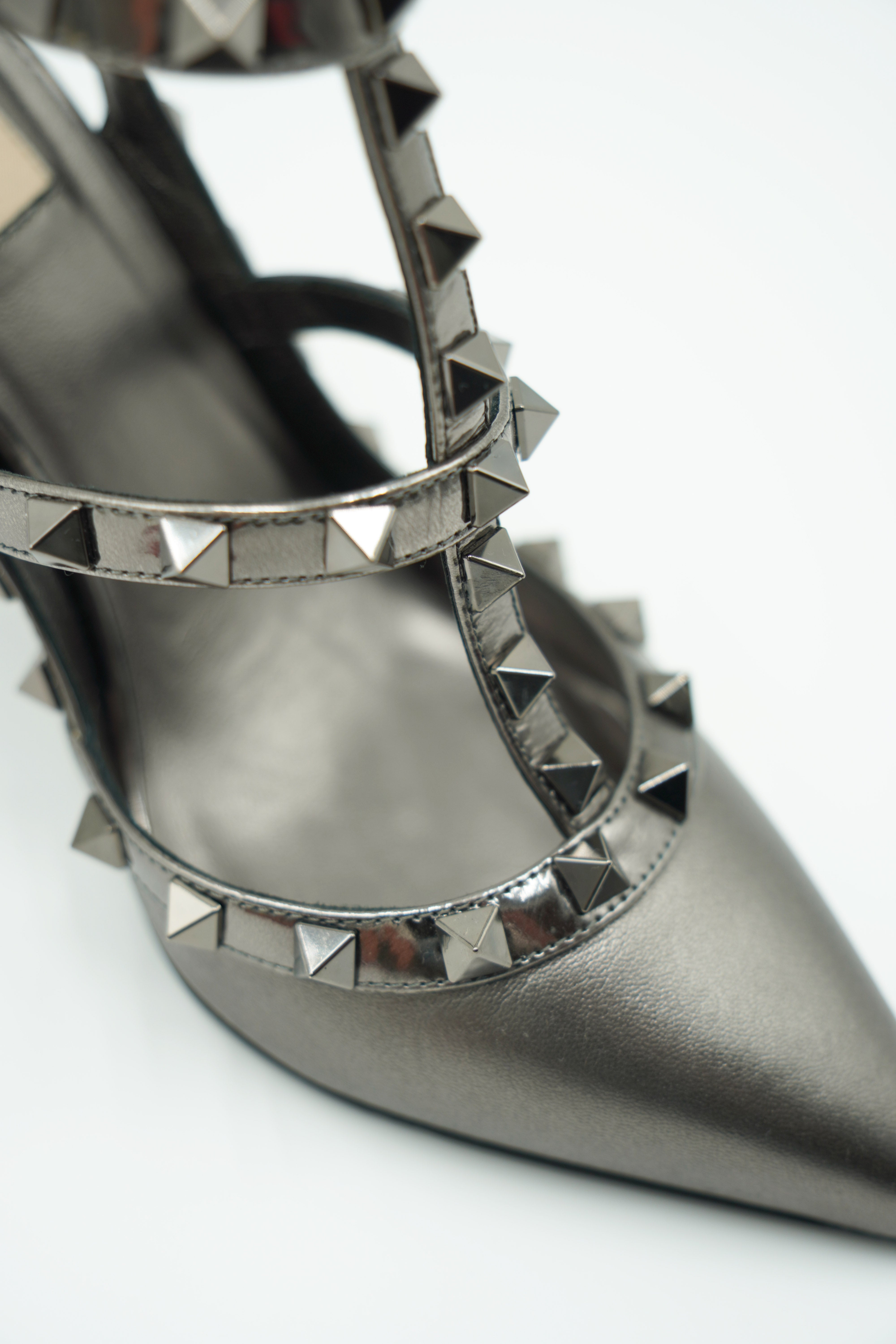 Alexandre Vauthier flower sandals in rhinestones