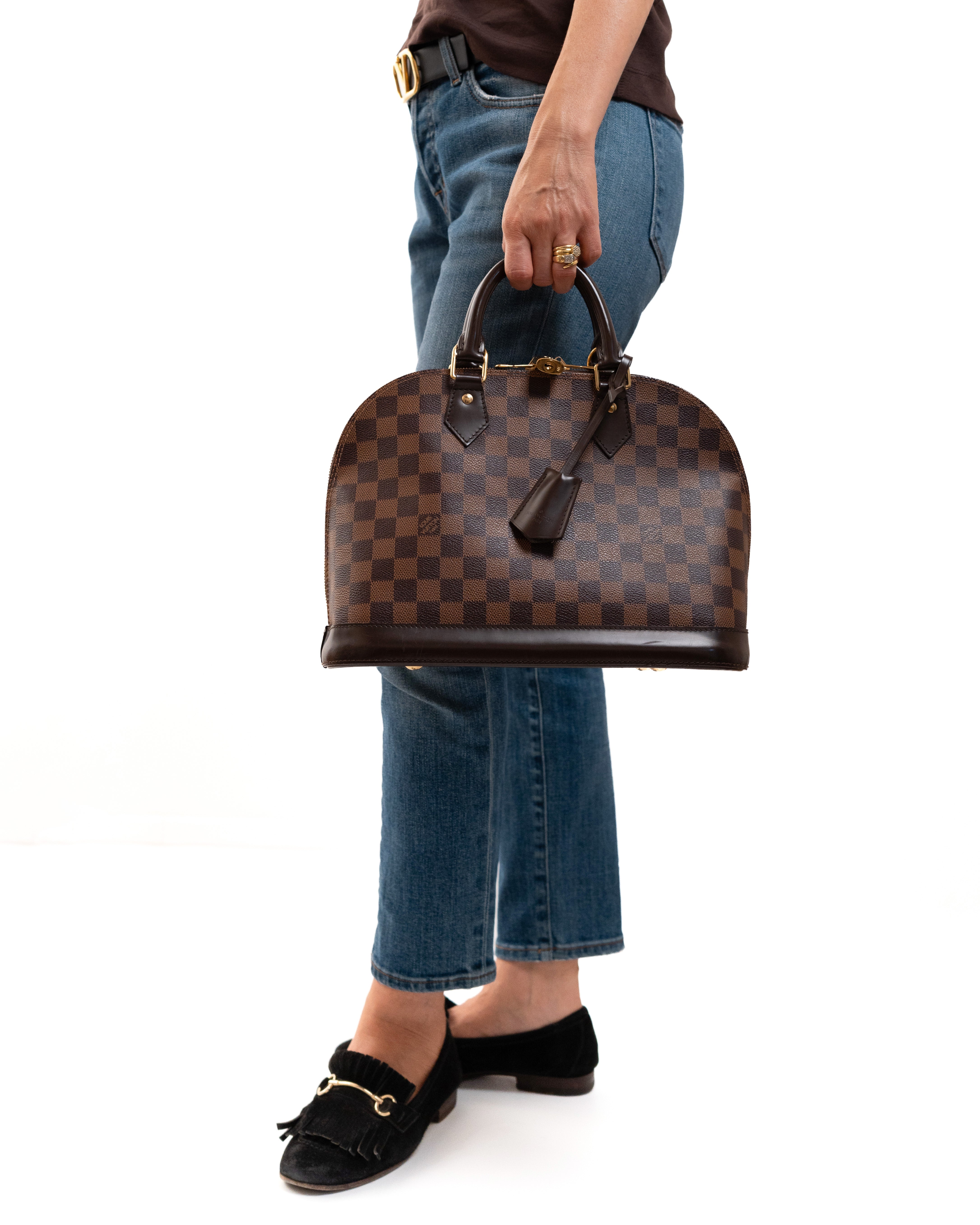 Louis Vuitton Borsa Alma PM Tela Damier Ébène Marrone indossata, riferimento dimensioni - Aurea Luxury Lab
