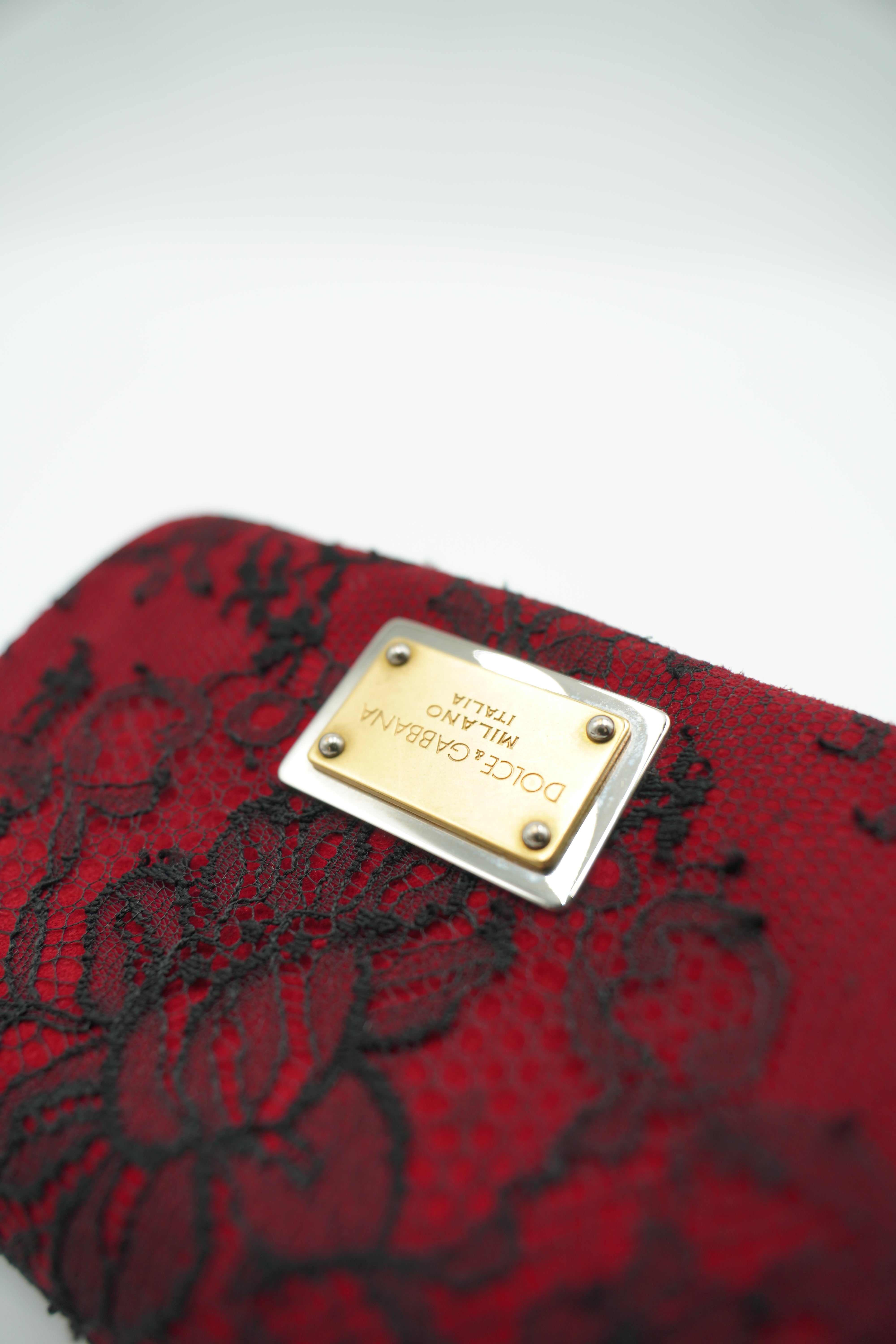 Bolso Dolce &amp; Gabbana de ante rojo y encaje negro