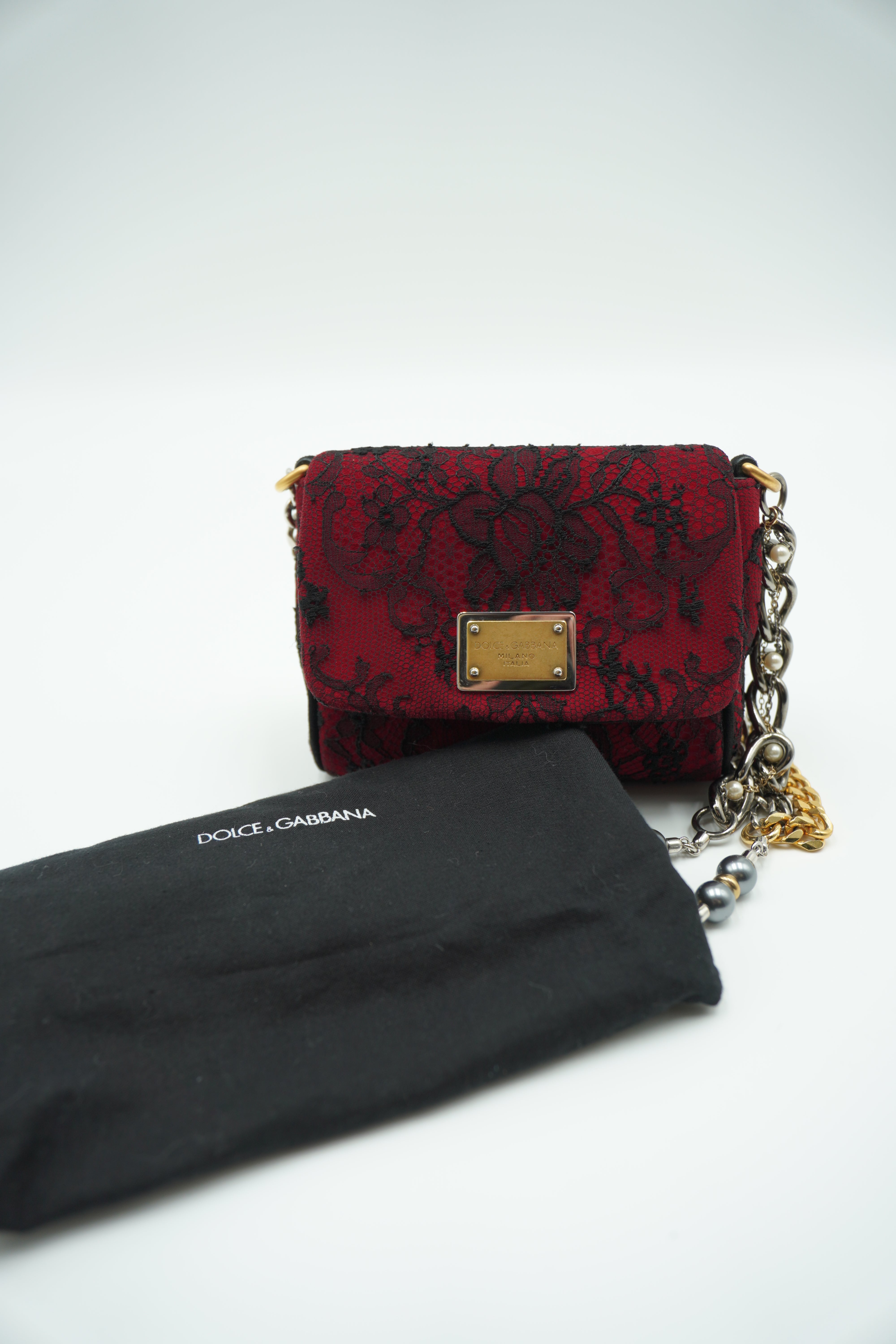 Bolso Dolce &amp; Gabbana de ante rojo y encaje negro