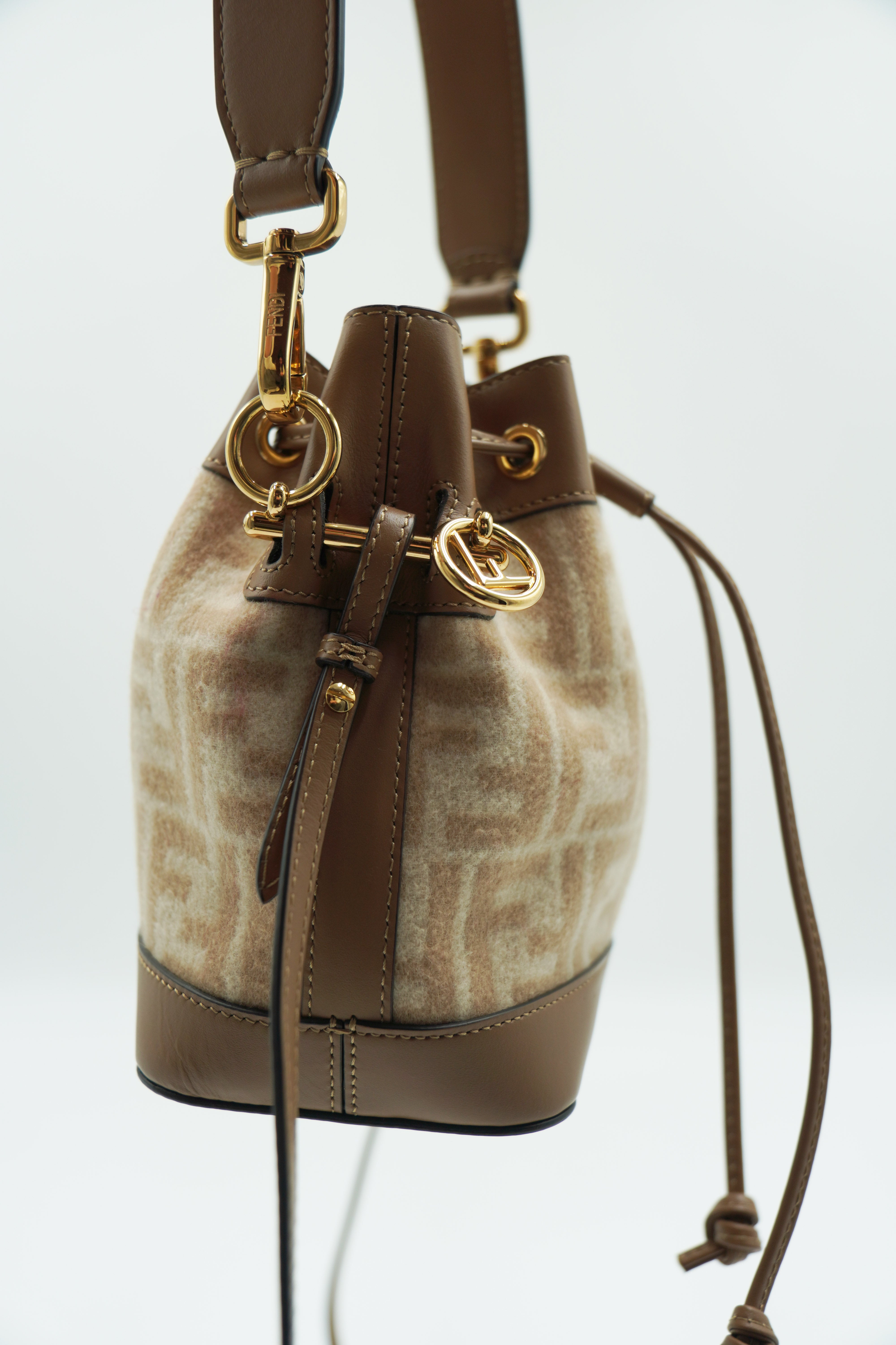 Fendi Borsa Mini Secchiello Mon Trèsor Pelle Beige usata autentica - Aurea Luxury Lab