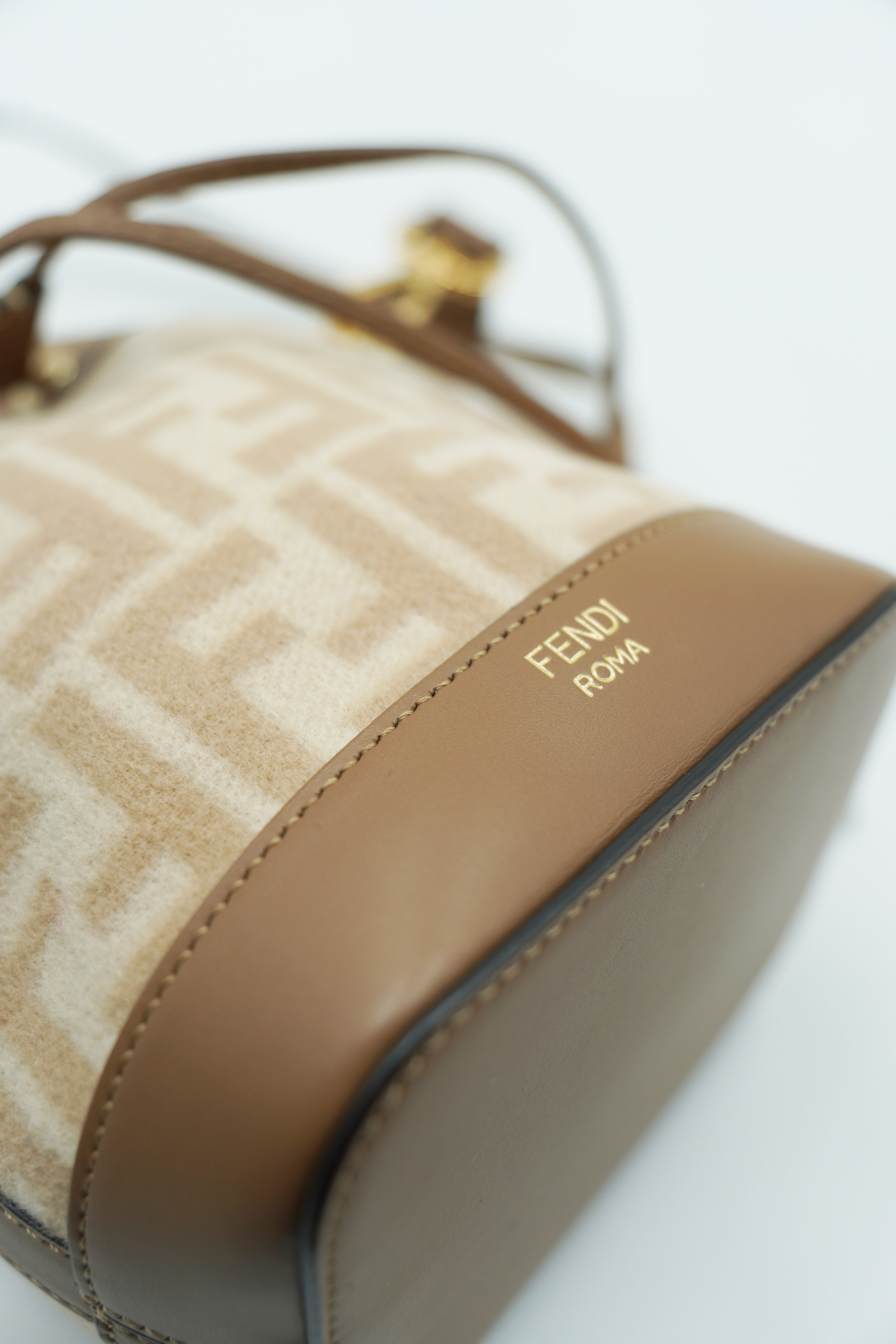 Fendi Borsa Mini Secchiello Mon Trèsor Pelle Beige usata autentica - Aurea Luxury Lab