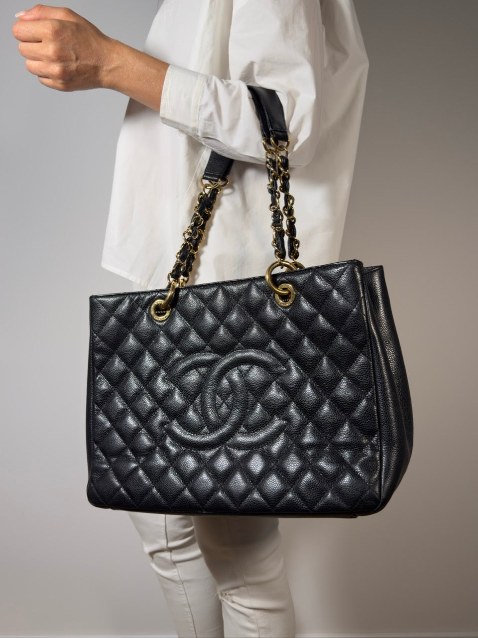 Chanel Borsa Grand Shopping Tote GST Pelle Caviar Nera pre-owned certificata - Aurea Luxury Lab