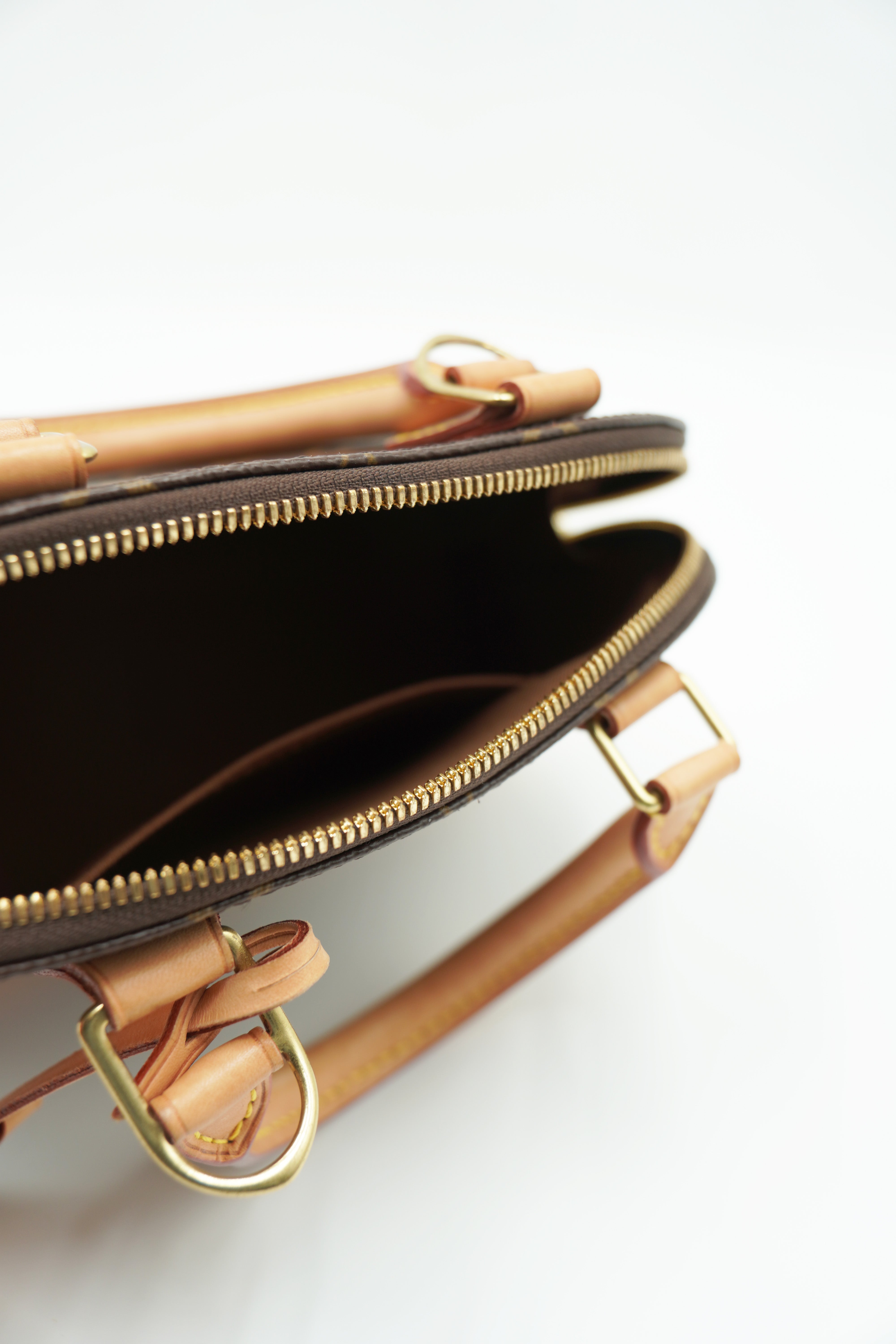 Louis Vuitton Borsa Alma BB monogram second hand certificata Entrupy - Aurea Luxury Lab