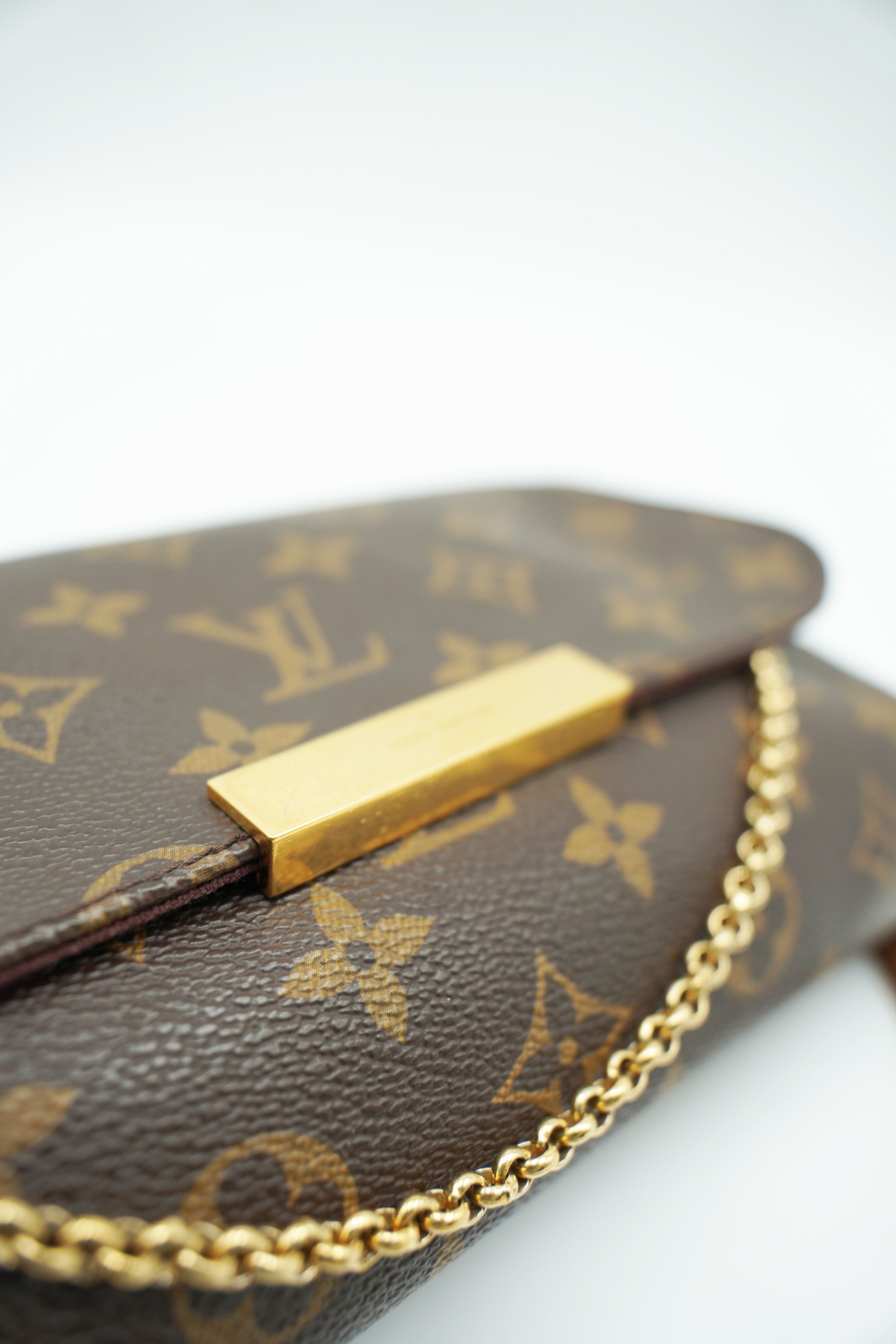 Louis Vuitton Favourite MM Monogram Shoulder Bag - Used Authentic