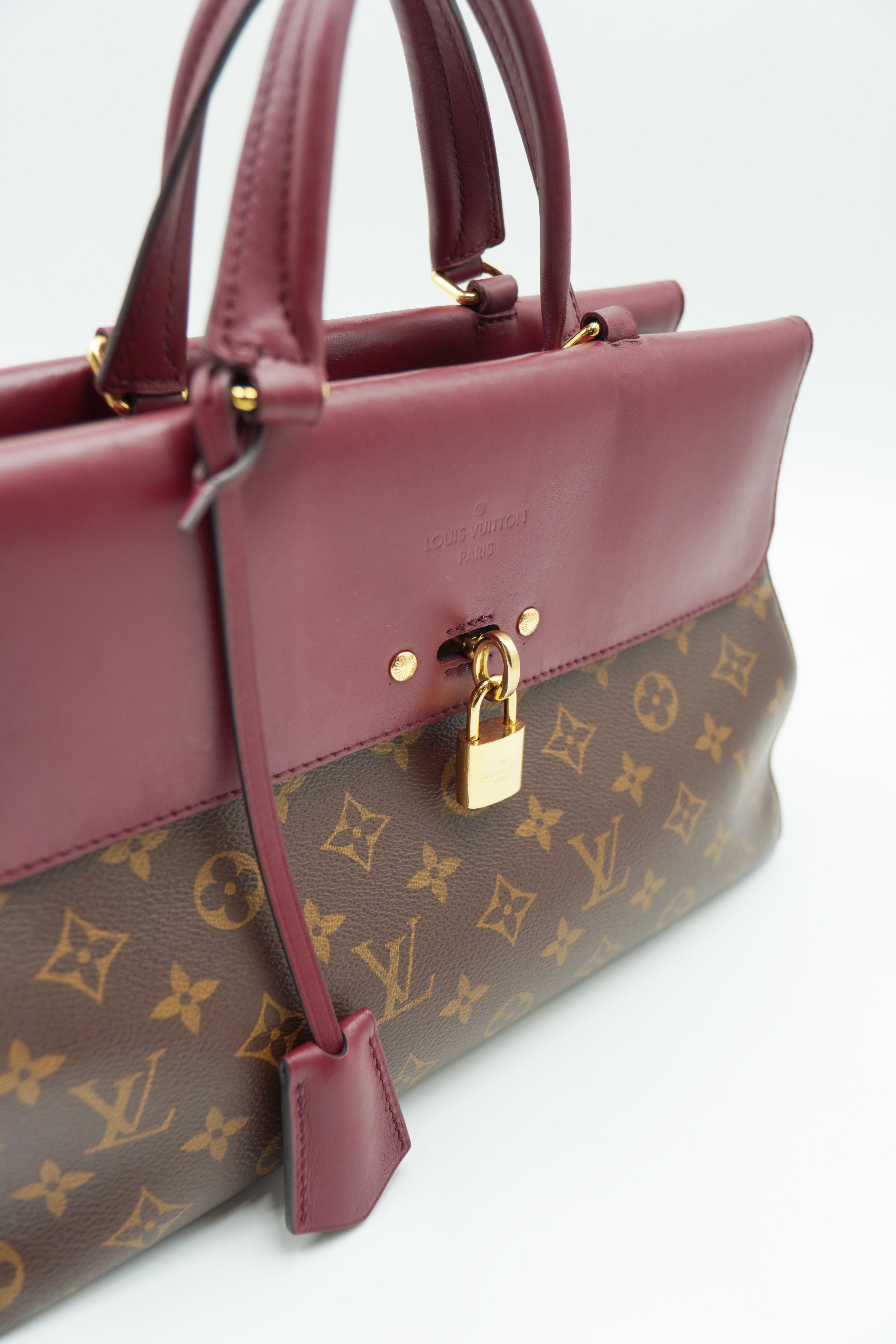 Louis Vuitton Venus Shoulder strap Bag - Used Authentic