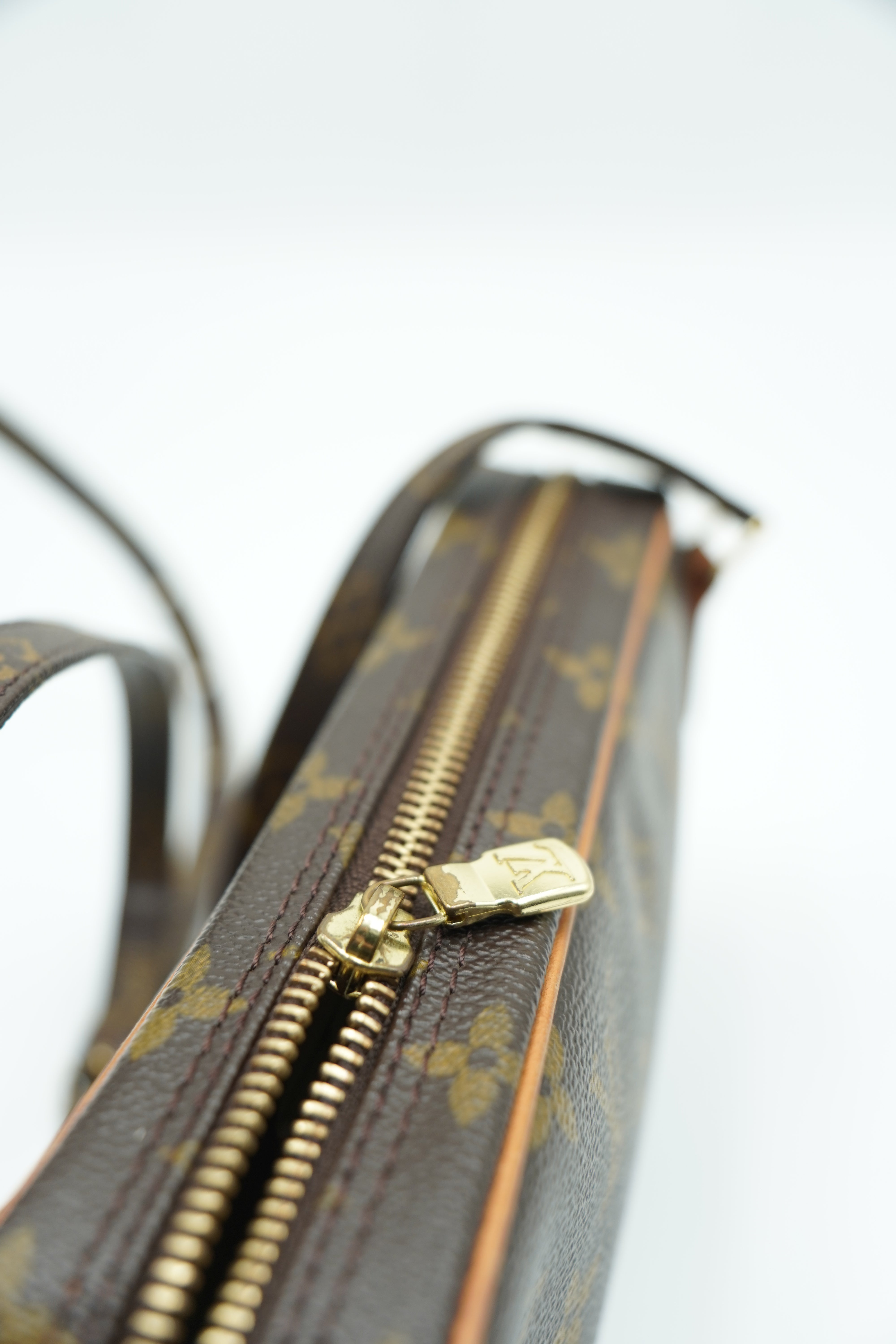 Bolso Louis Vuitton Marly Monogram