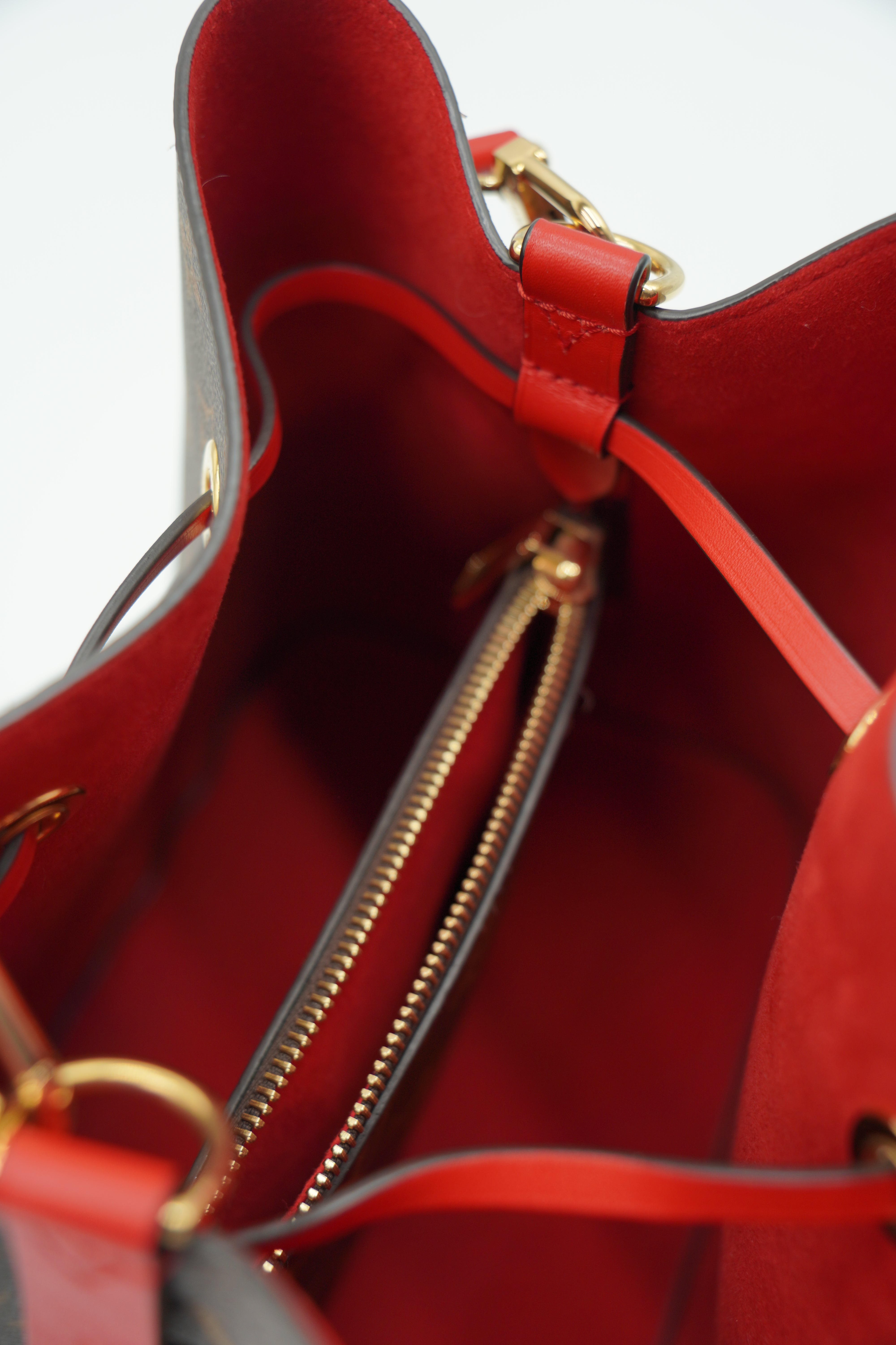 Louis Vuitton NéoNoé MM Monogram Red