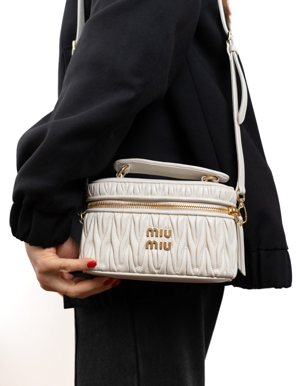 Miu Miu Borsa Vanity Pelle Nappa Matelassé Bianca interno usata autentica - Aurea Luxury Lab