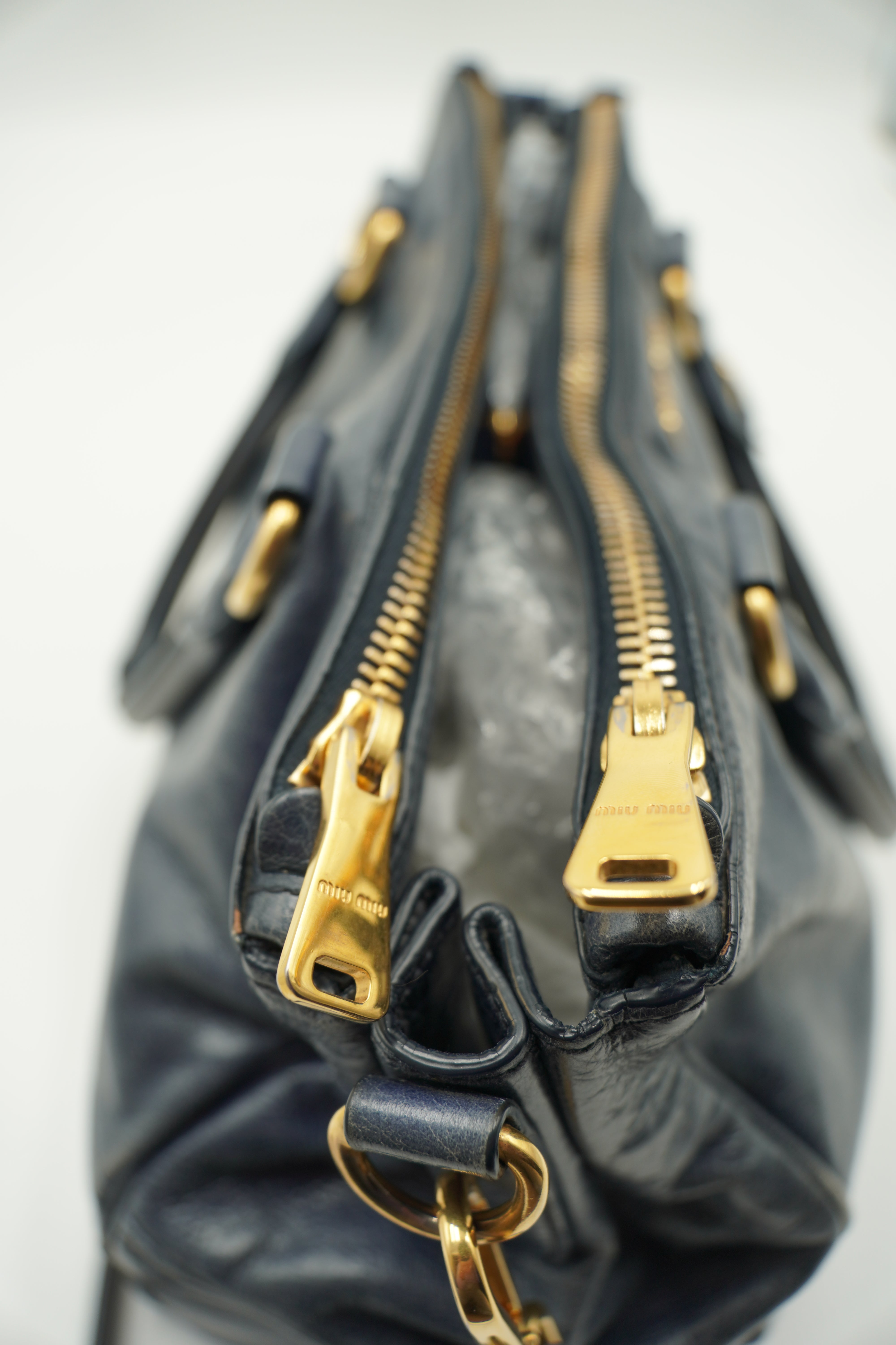 MiuMiu Borsa a mano con tracolla Shine Blu