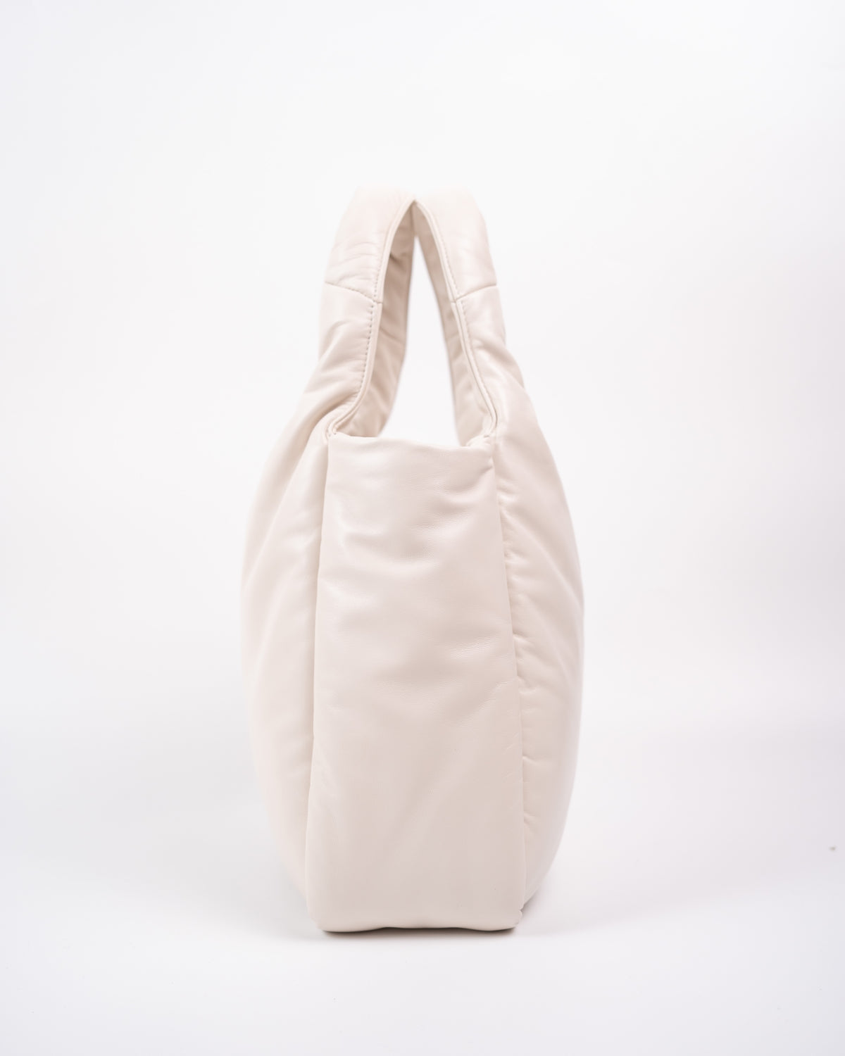 Prada Borsa Prada Soft Medium Pelle Nappa Imbottita Bianca come nuova certificata - Aurea Luxury Lab