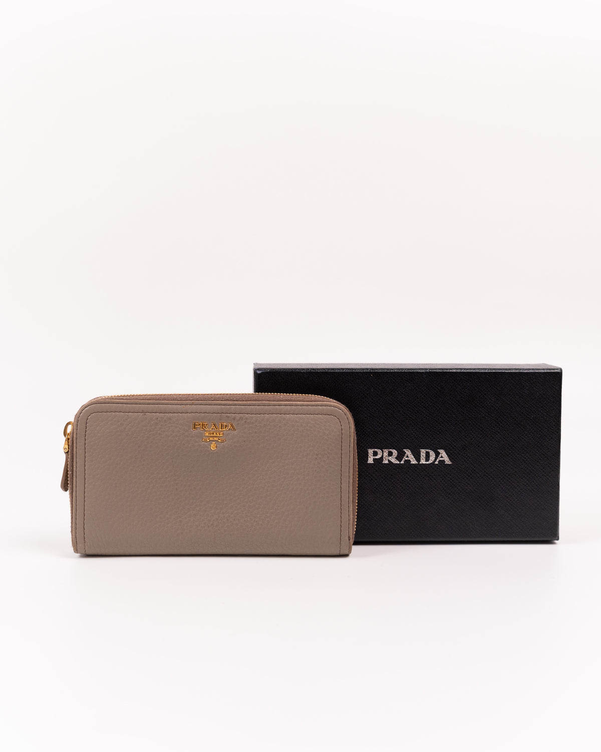 Prada Portafoglio Zip Around Pelle Martellata Beige luxury resale certificato - Aurea Luxury Lab