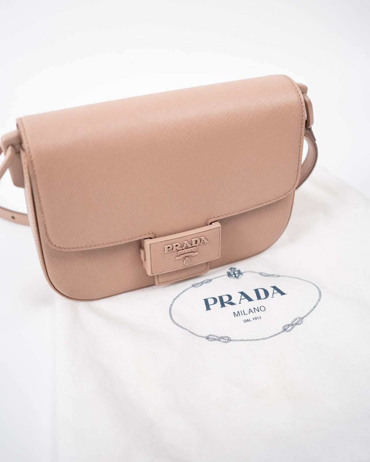Prada Borsa Emblème Pelle Saffiano Nude pre-owned certificata - Aurea Luxury Lab