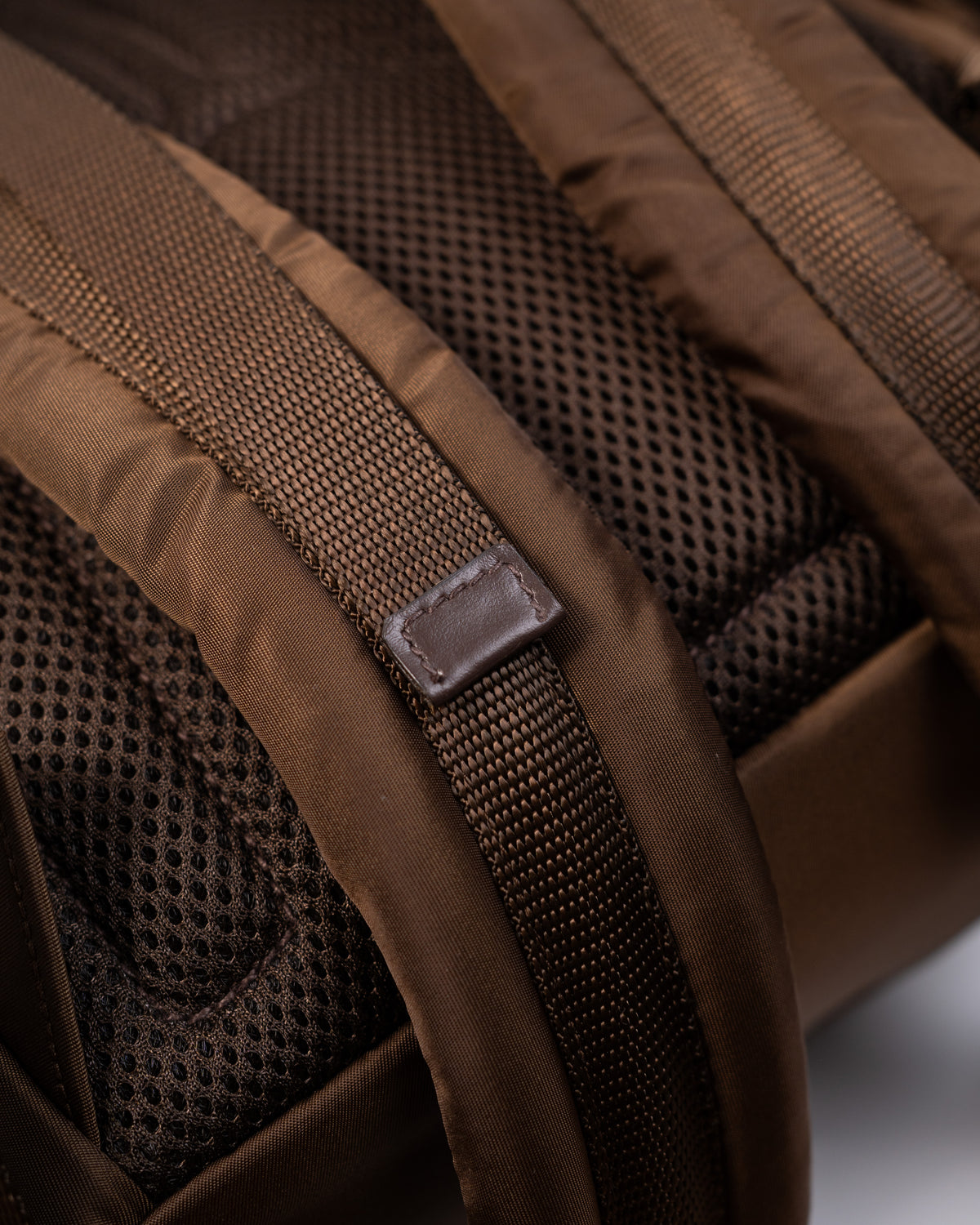 Prada Zaino Re-Nylon e Pelle Bruciato e Grigio Ceruleo nuovo mai indossato certificato - Aurea Luxury Lab