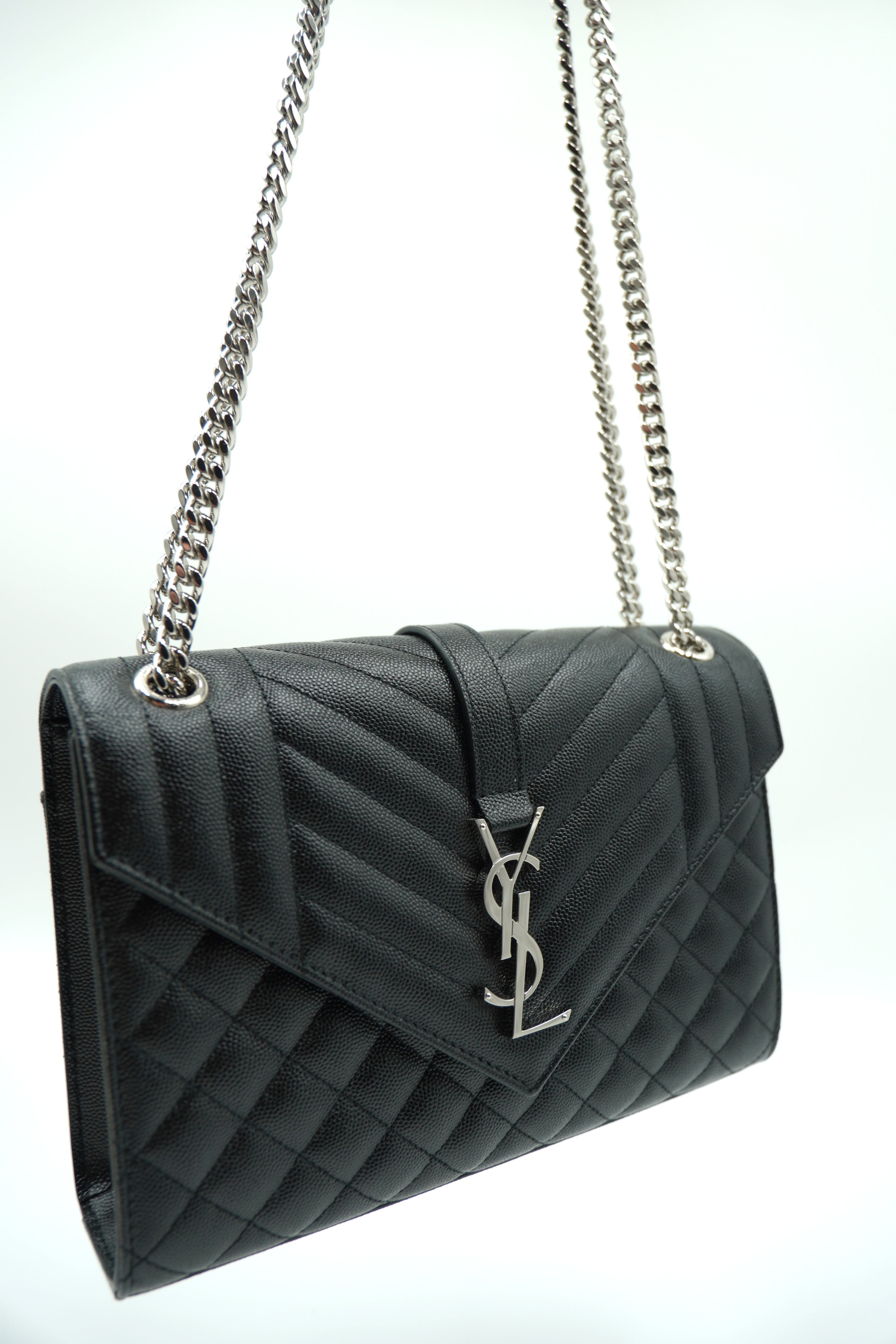 Saint Laurent Envelope Borsa Media In Pelle Martellata Nera - Usato Autentico