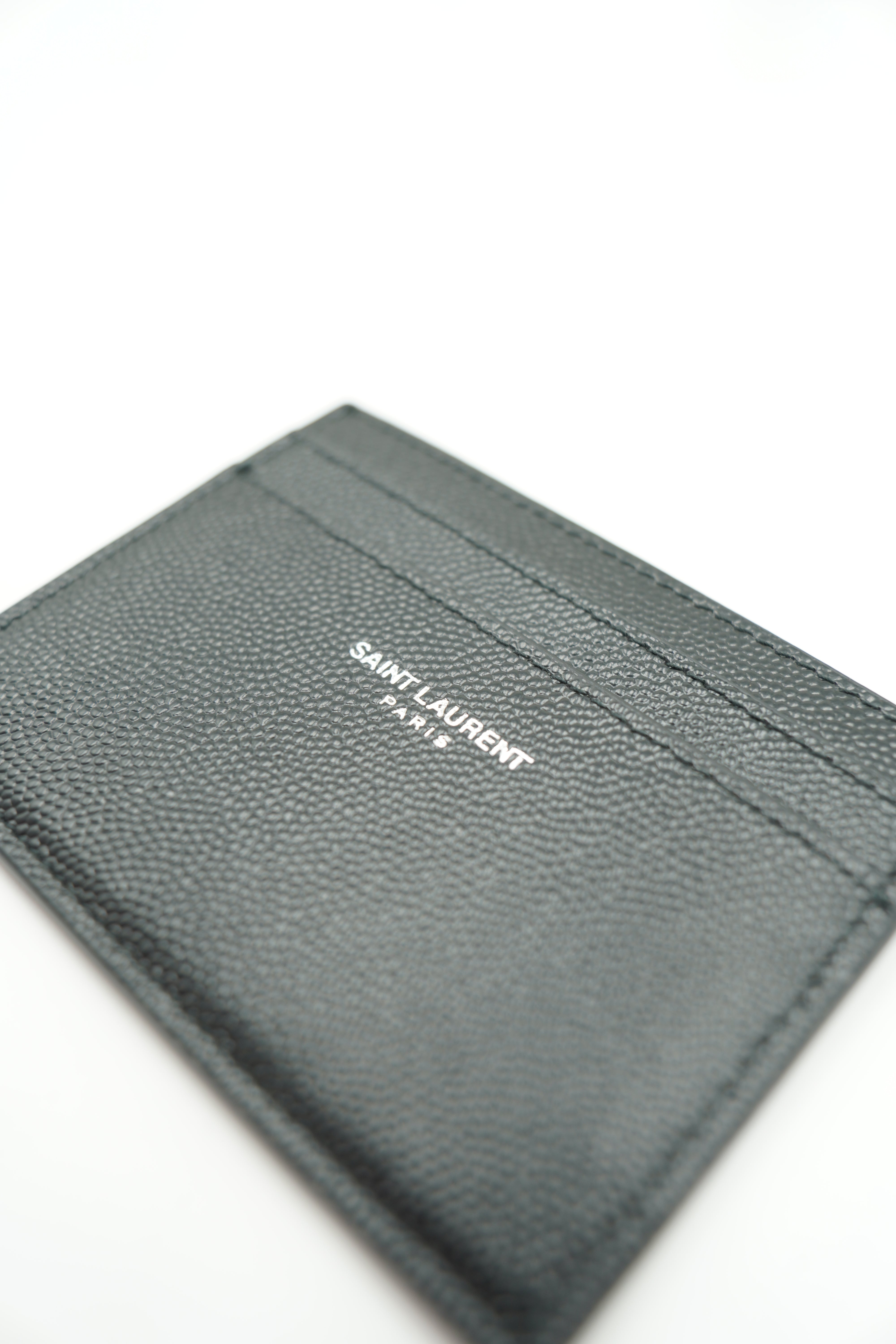Tarjetero de piel negra de Saint Laurent