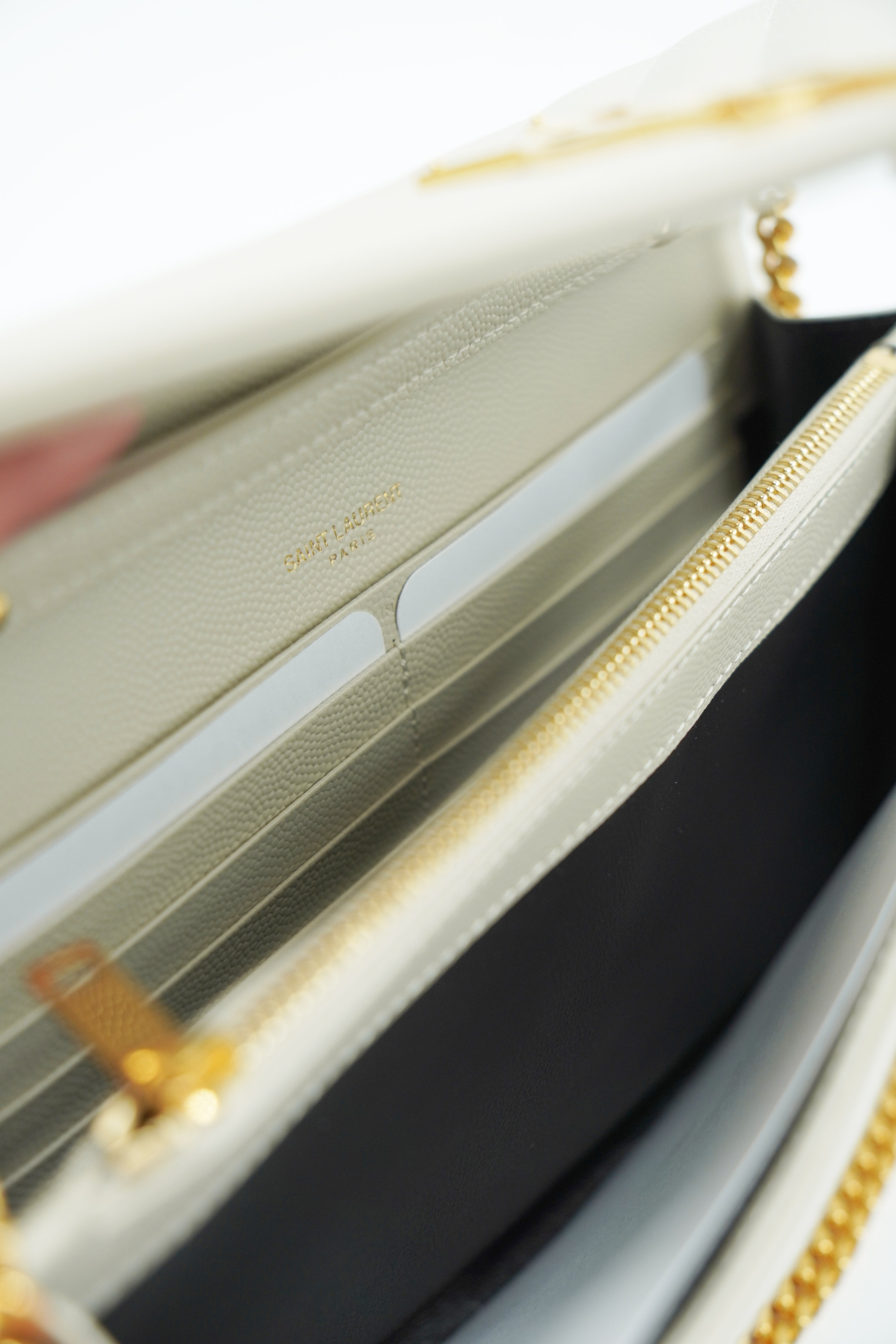 Saint Laurent Borsa Pochette Tracolla Cassandra Pelle Bianca usata autentica - Aurea Luxury Lab