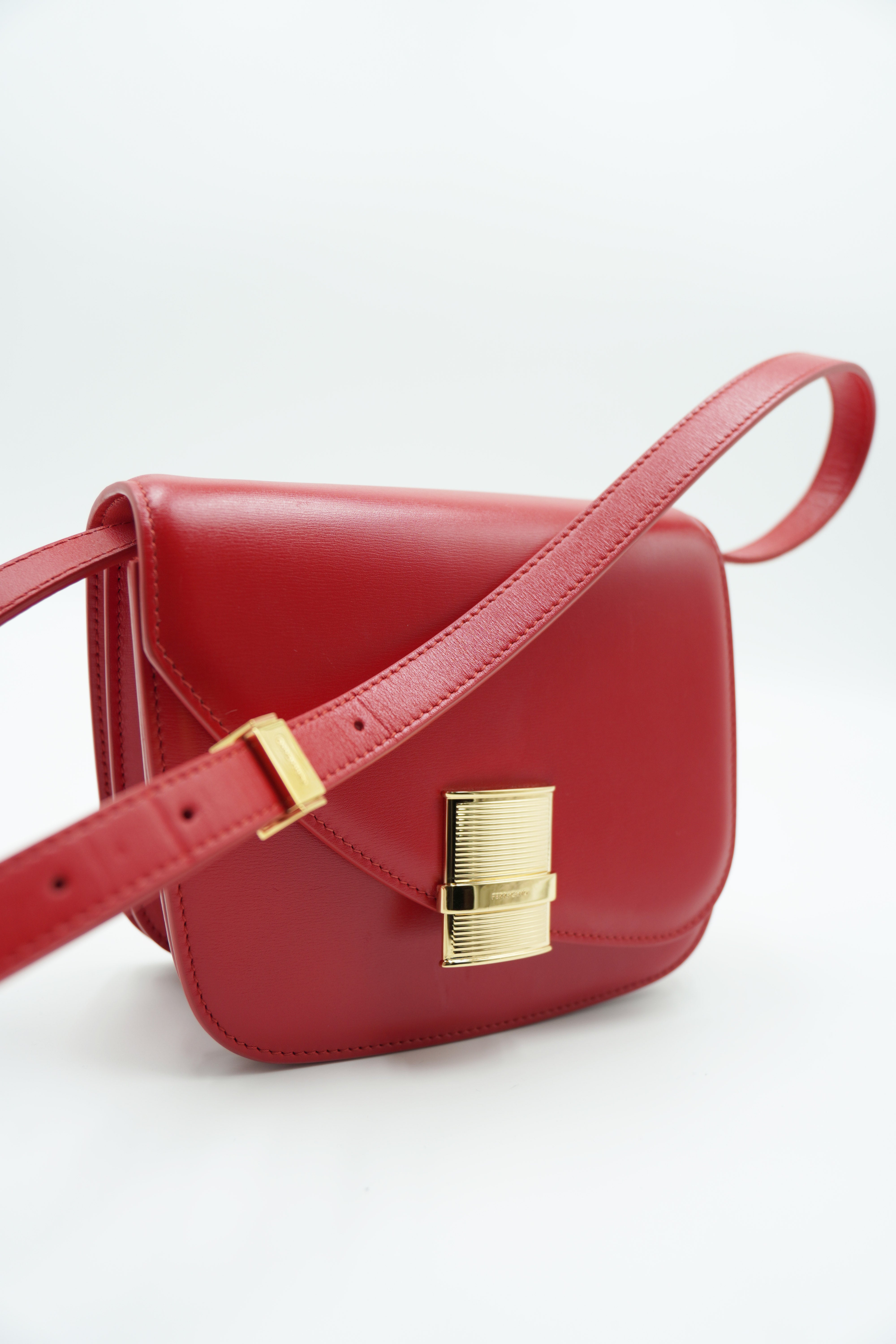 Salvatore Ferragamo Fiamma Leather Shoulder Bag in Red