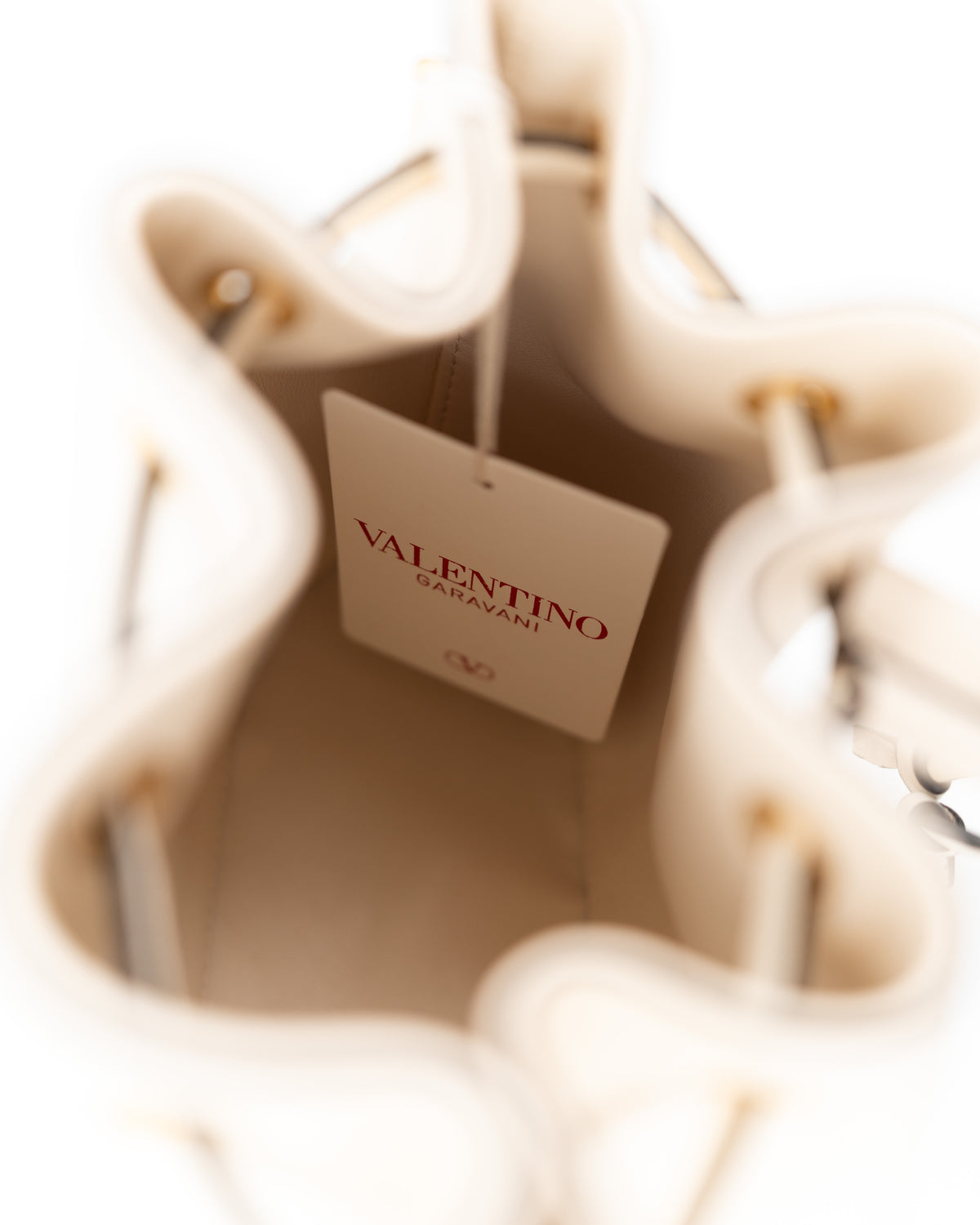 Valentino Garavani Borsa Mini VLogo Signature Secchiello Pelle Nappa Bianca second hand certificata - Aurea Luxury Lab