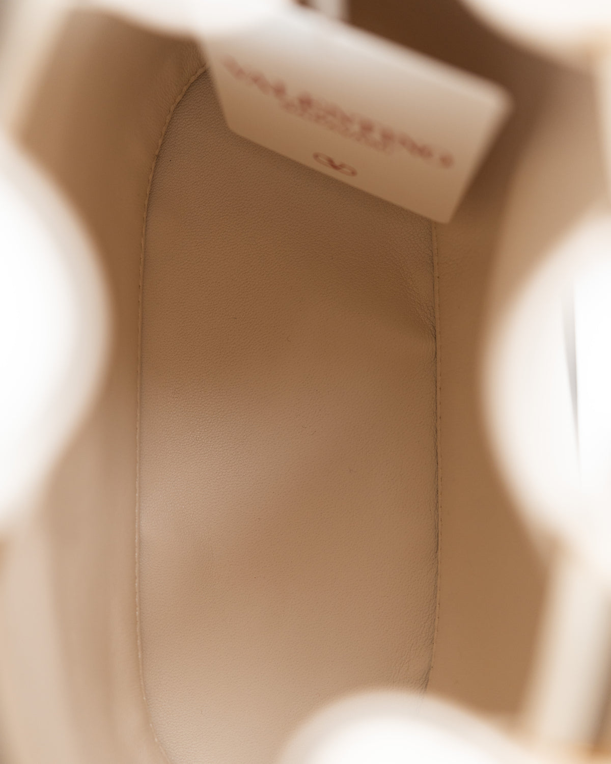 Valentino Garavani Borsa Mini VLogo Signature Secchiello Pelle Nappa Bianca usata autentica certificata - Aurea Luxury Lab